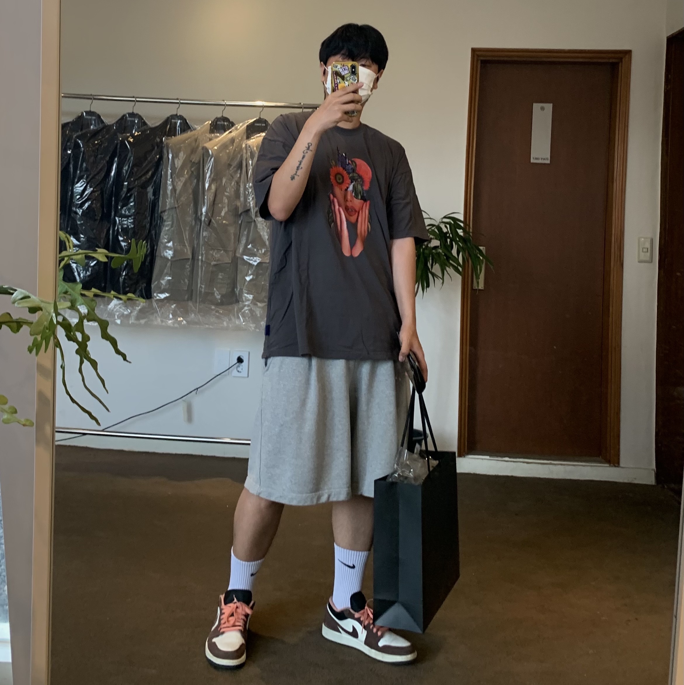 Jordan 1 Low SE Chocolate Bliss 착용 스타일