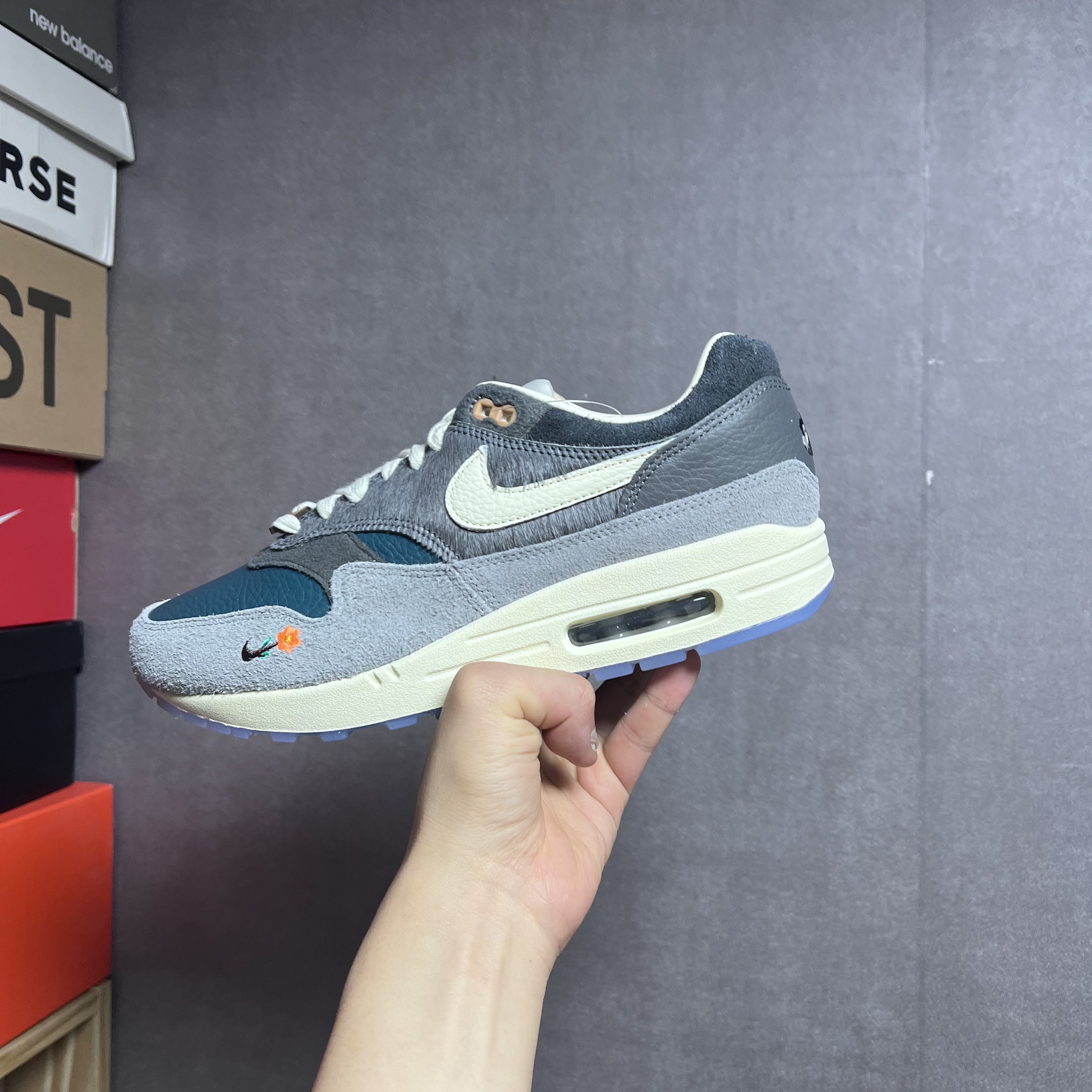 Nike x Kasina Air Max 1 SP Won-Ang Particle Grey, Nike x Kasina Air Max 1 SP Won-Ang Orange 착용 스타일 - 1