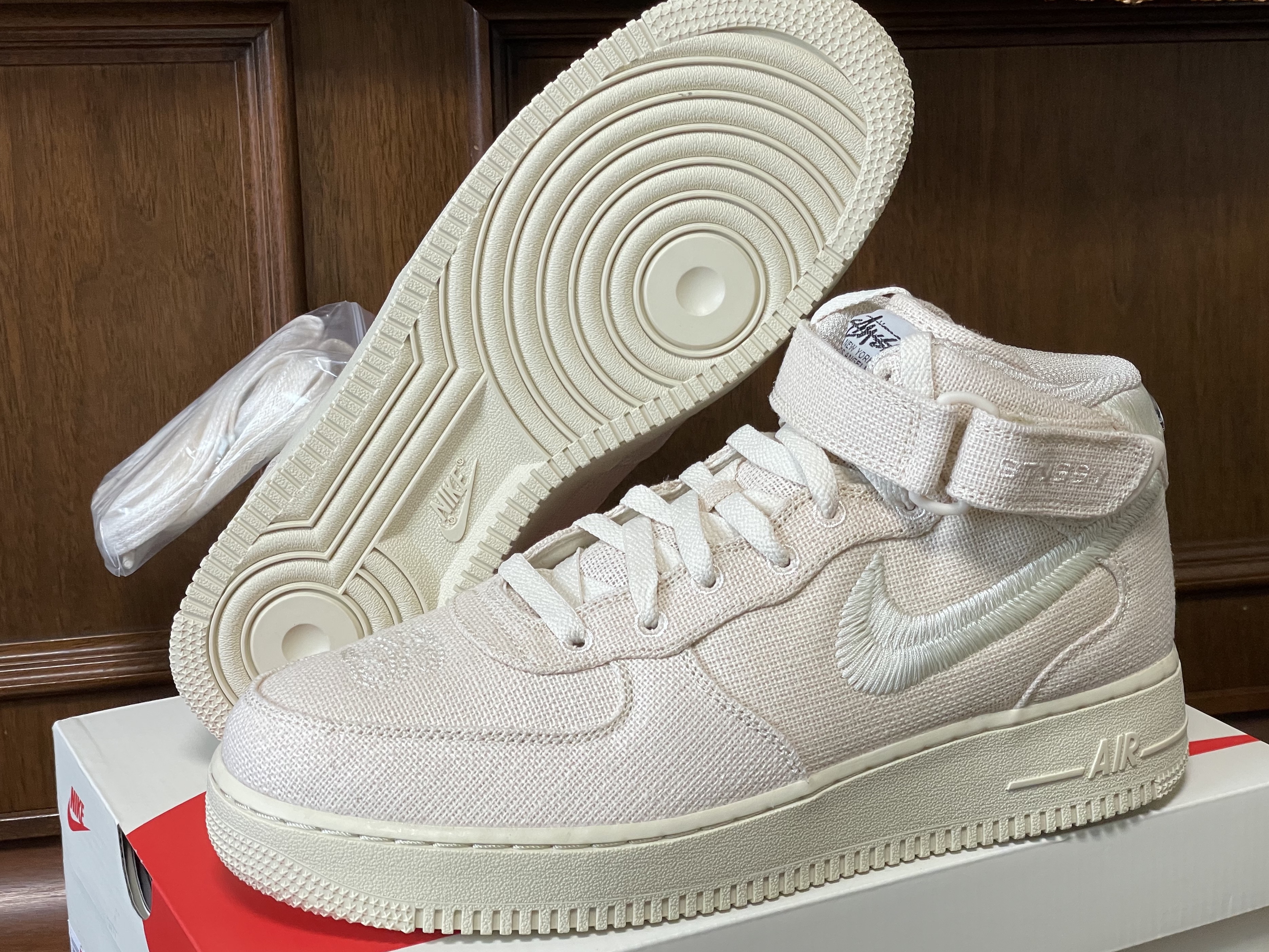 Nike x Stussy Air Force 1 '07 Mid SP Fossil 착용 스타일 - 3