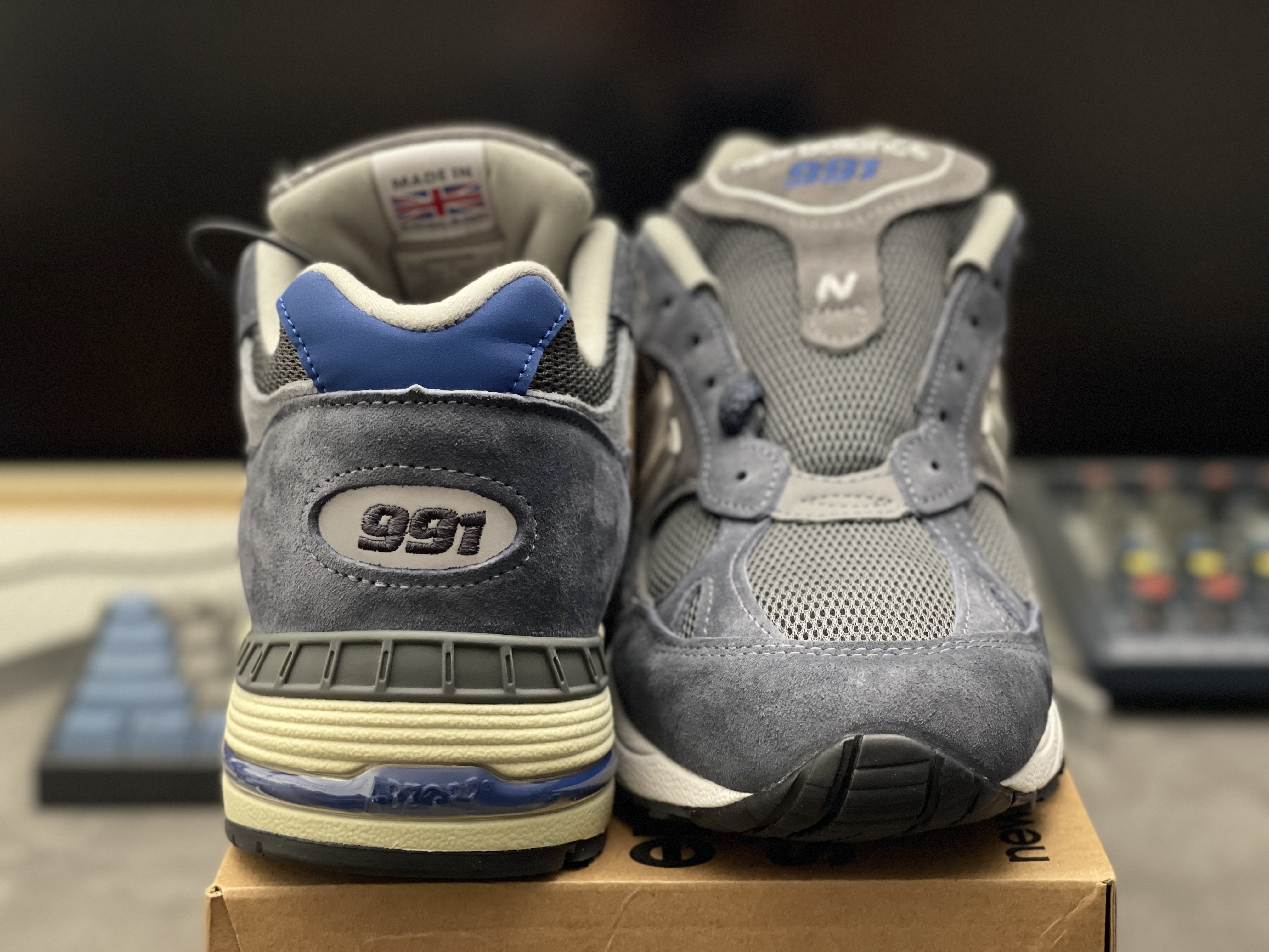 New Balance 991 Made in UK Grey Blue 착용 스타일 - 5