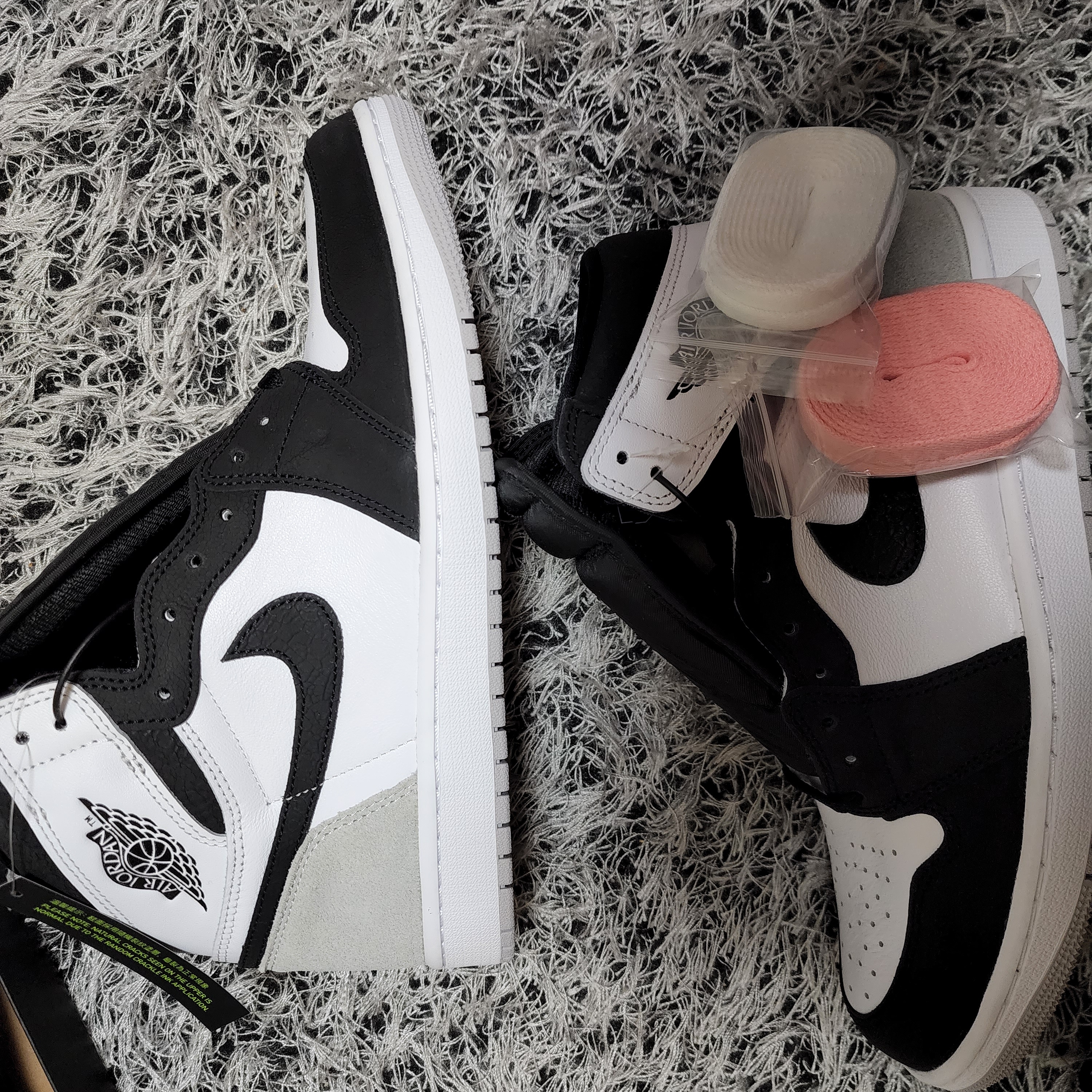 Jordan 1 Retro High OG Bleached Coral 착용 스타일 - 2