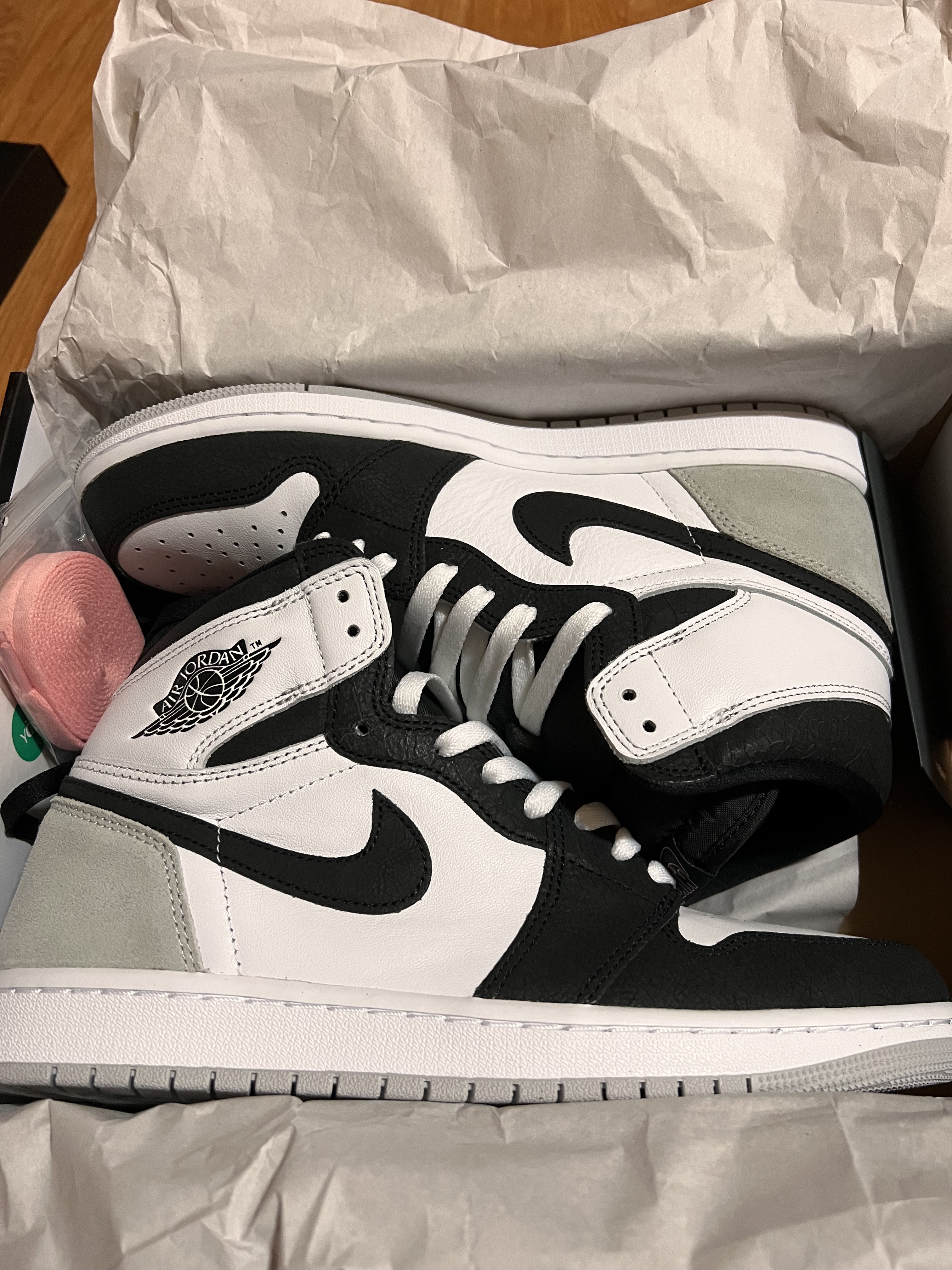 Jordan 1 Retro High OG Bleached Coral 착용 스타일 - 2