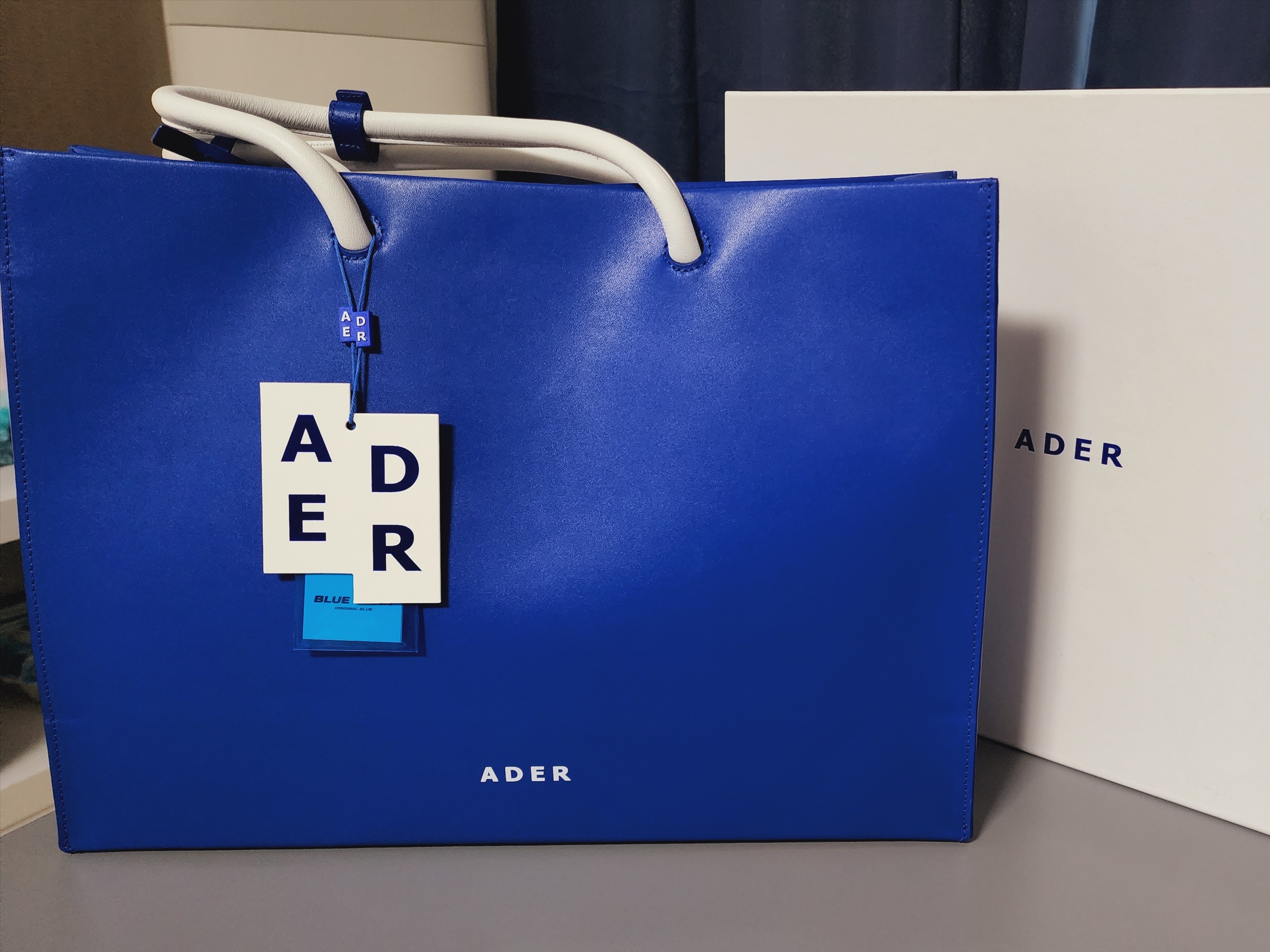 Ader Error Wide Blue Bag Blue 착용 스타일
