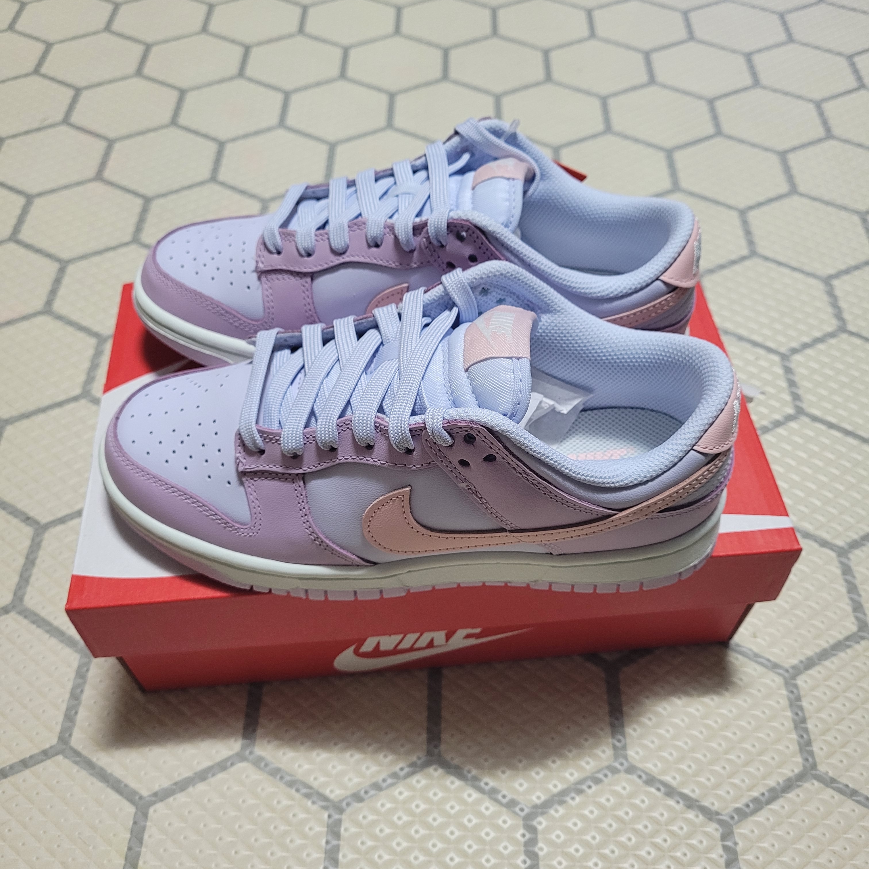 (W) Nike Dunk Low Atmosphere Pink 착용 스타일 - 1