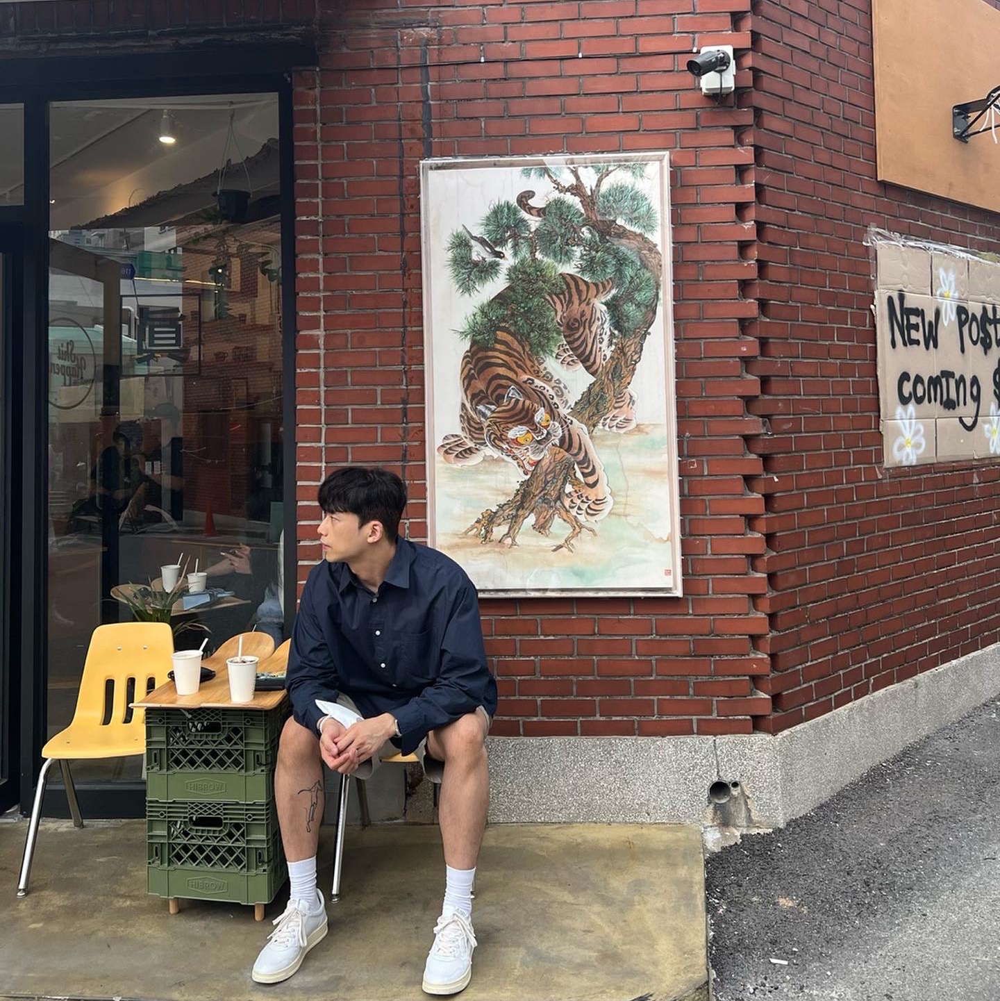 Autry Medalist Low Leather Sneakers White 착용 스타일