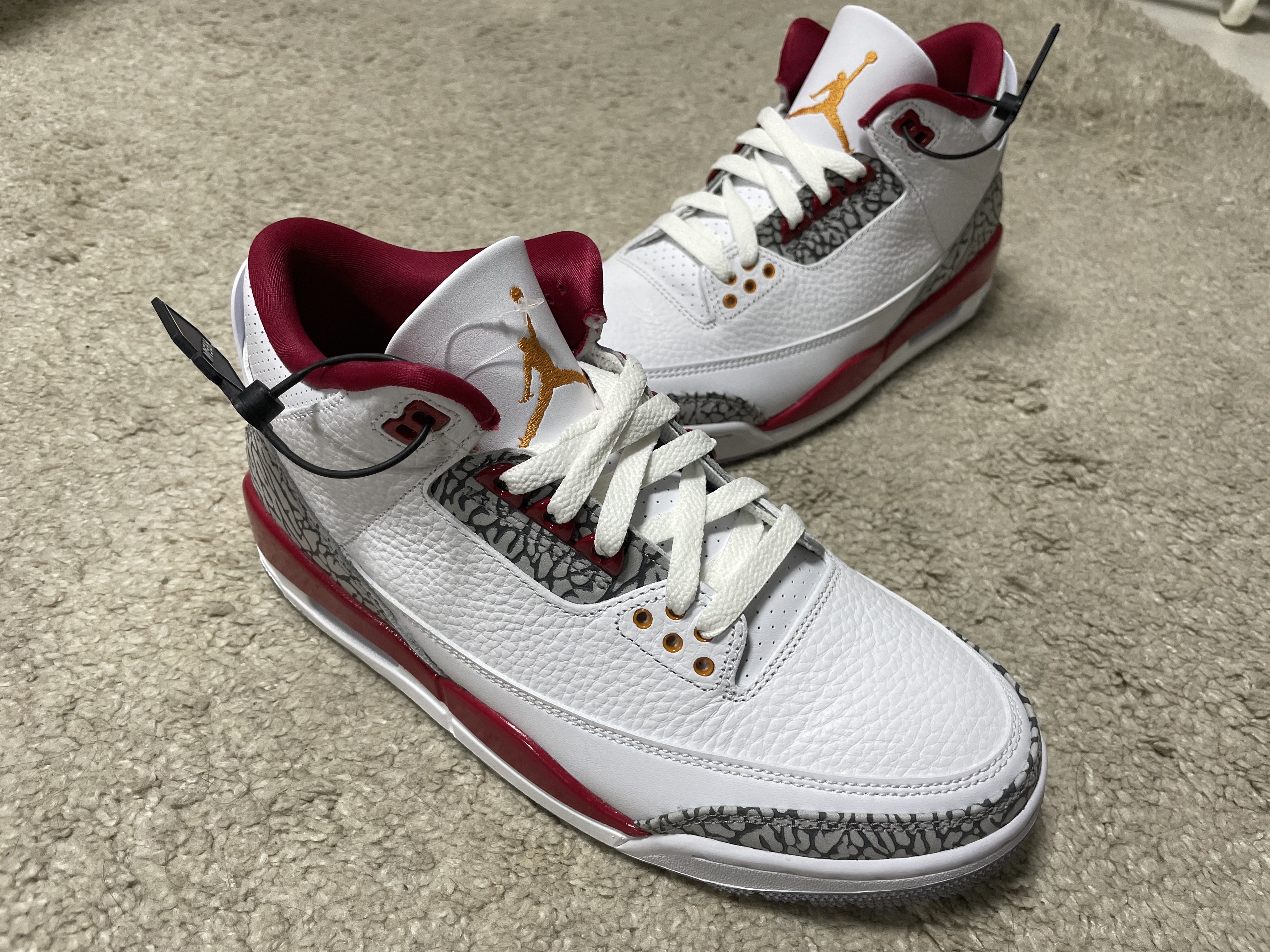 Jordan 3 Retro Cardinal Red 착용 스타일 - 1