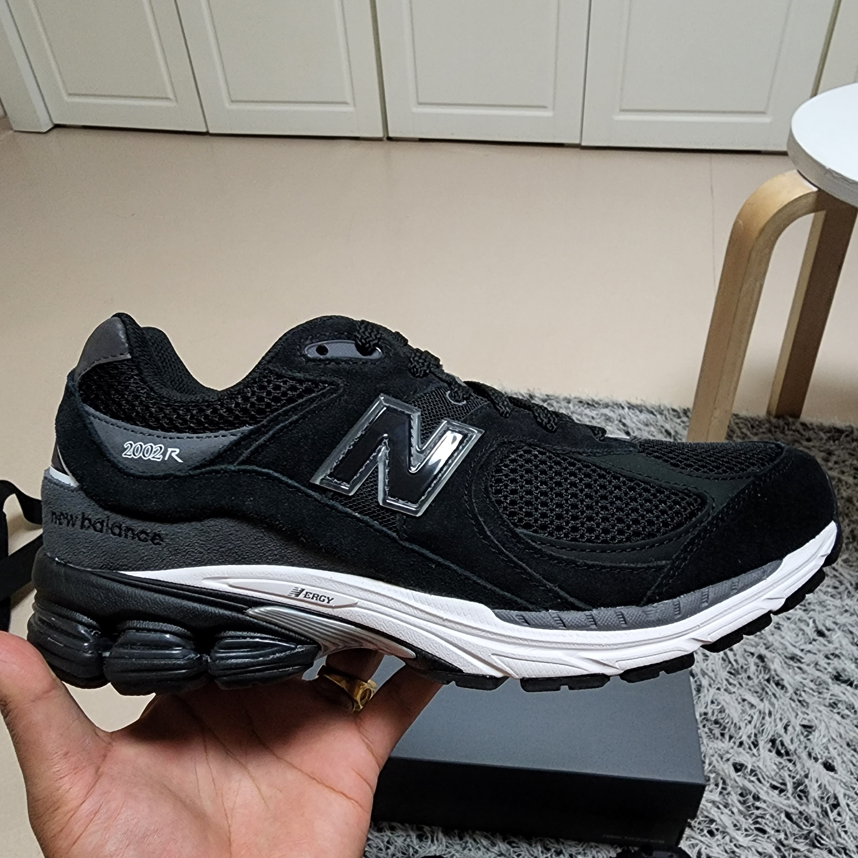 New Balance 2002R Black Dark Grey - JD Sports Exclusive 착용 스타일 - 2