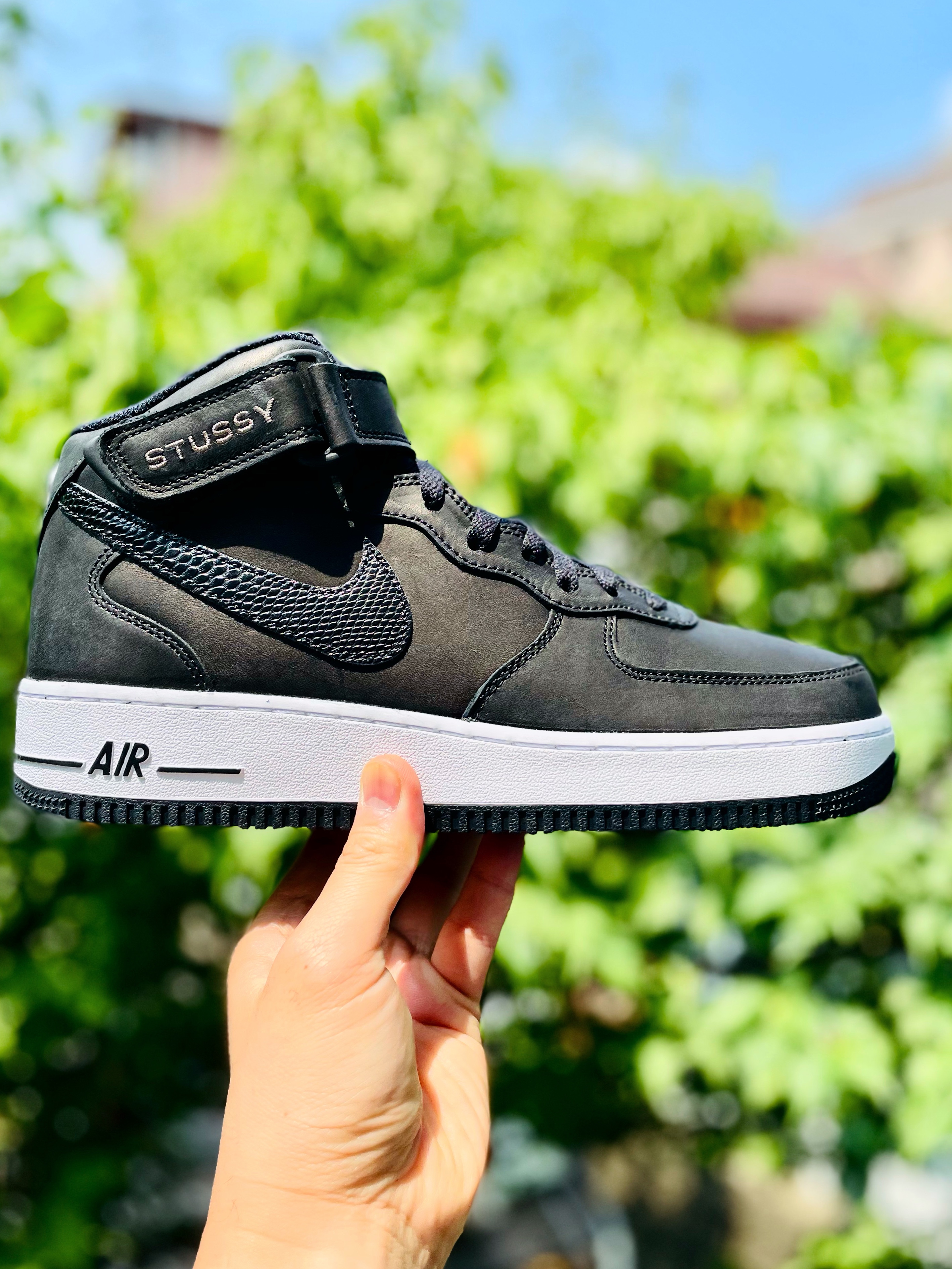 Nike x Stussy Air Force 1 '07 Mid SP Black 착용 스타일
