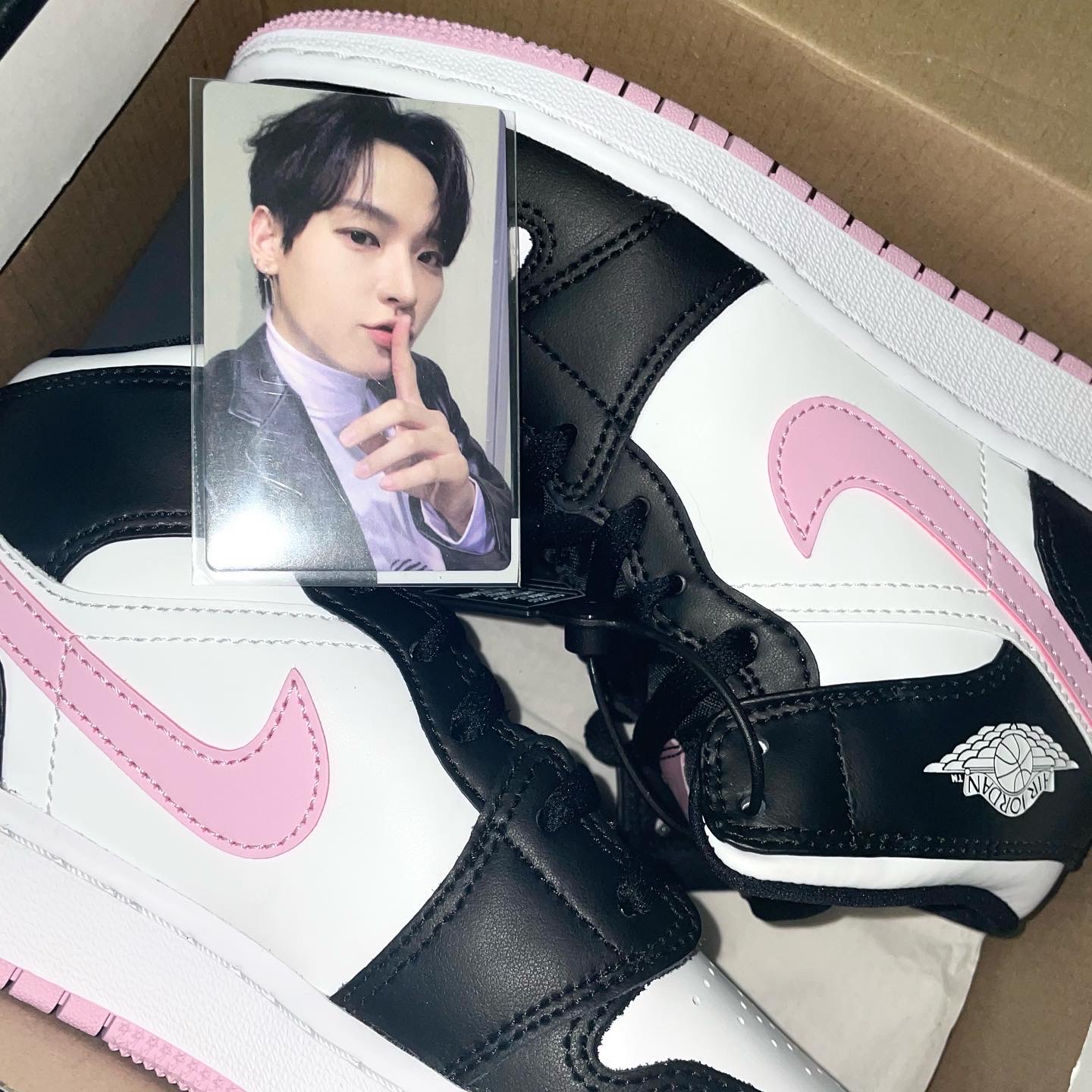 (GS) Jordan 1 Mid Light Arctic Pink 착용 스타일 - 1
