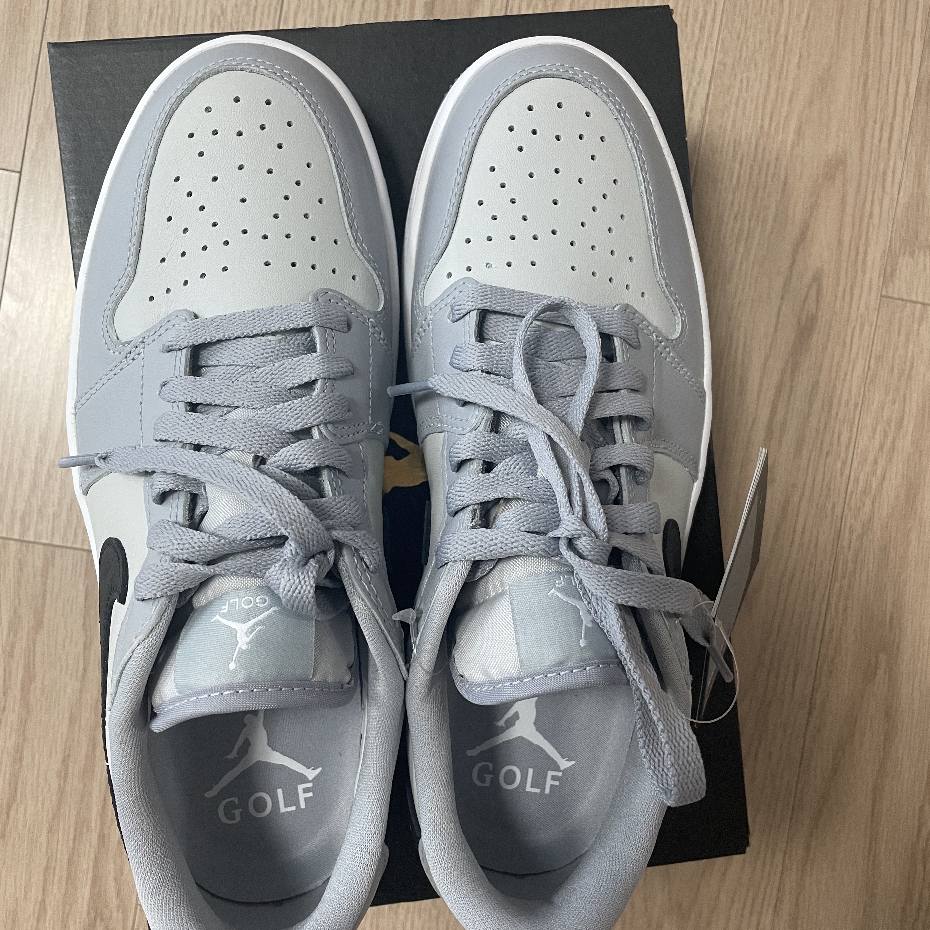 Jordan 1 Low Golf Wolf Grey 착용 스타일 - 2