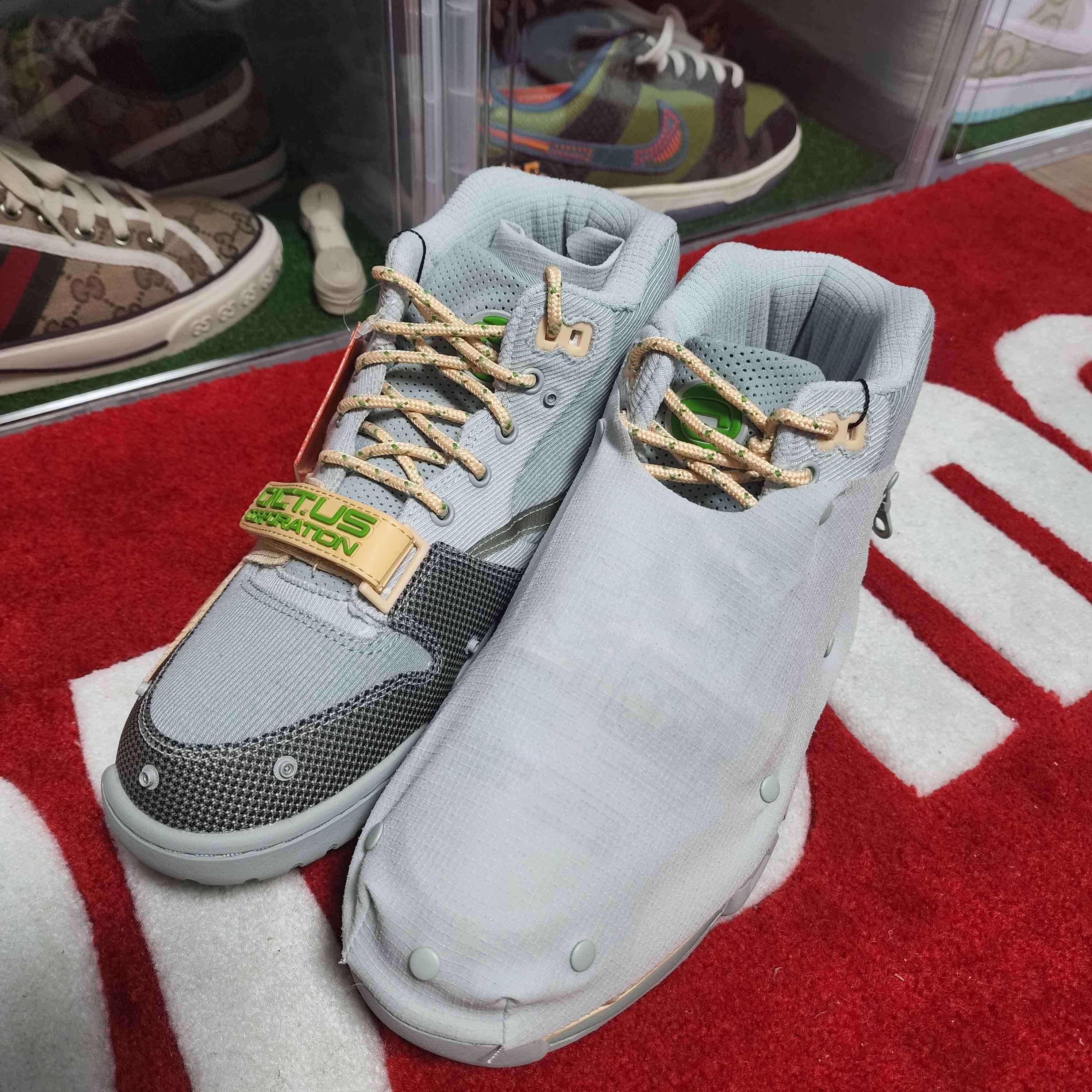 Nike x Travis Scott Nike Air Trainer 1 Grey Haze and Dusty Sage 착용 스타일 - 3