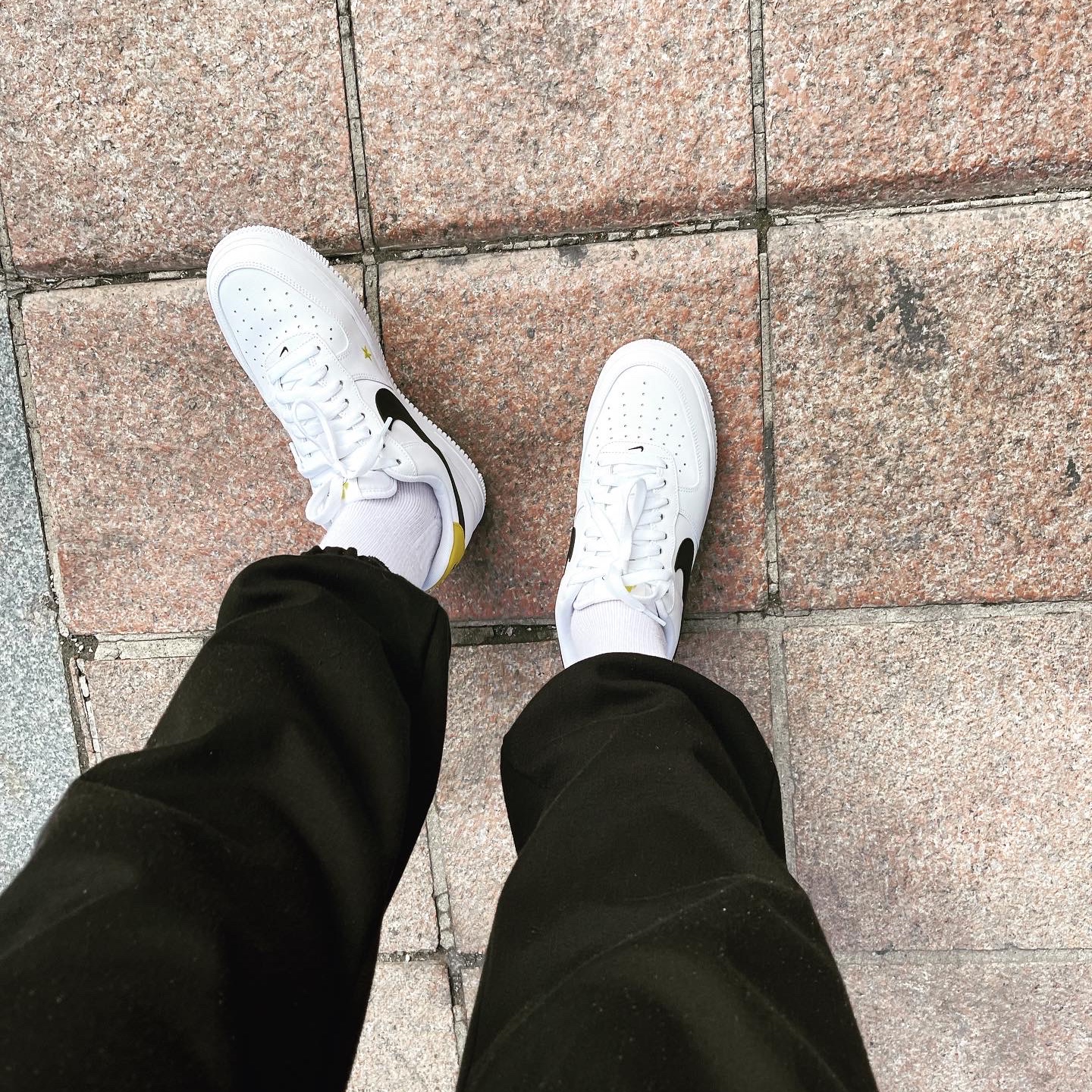 Nike Air Force 1 '07 LV8 2 Have a Nike Day 착용 스타일 - 2