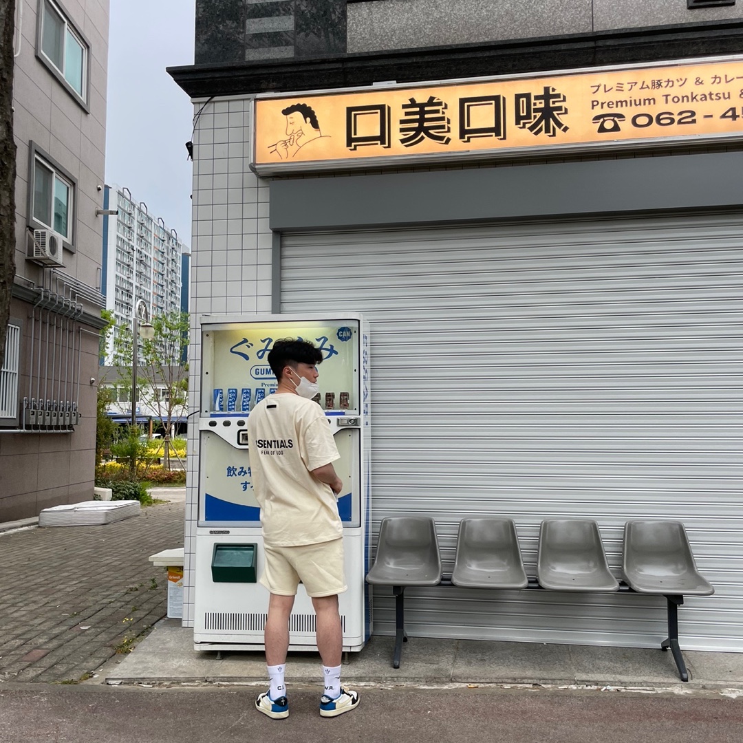 Essentials T-Shirt Cream - 21SS, Essentials Sweatshorts Cream - 21SS 착용 스타일 - 4