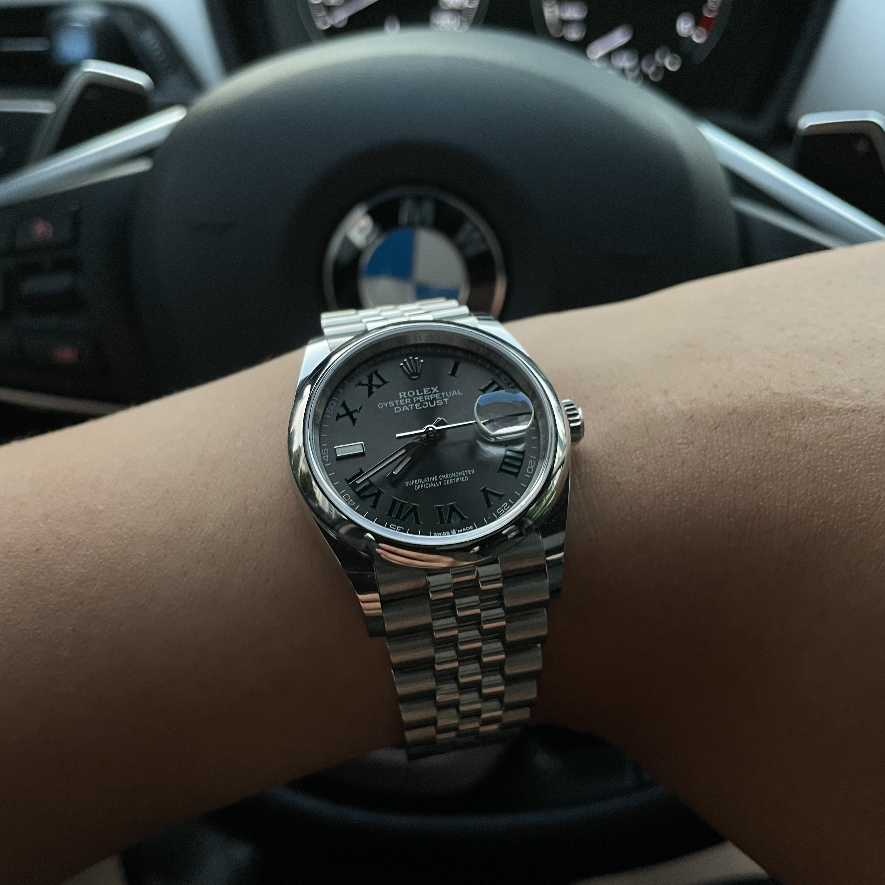 Rolex Datejust 36mm 126200 Slate Roman Jubilee 착용 스타일