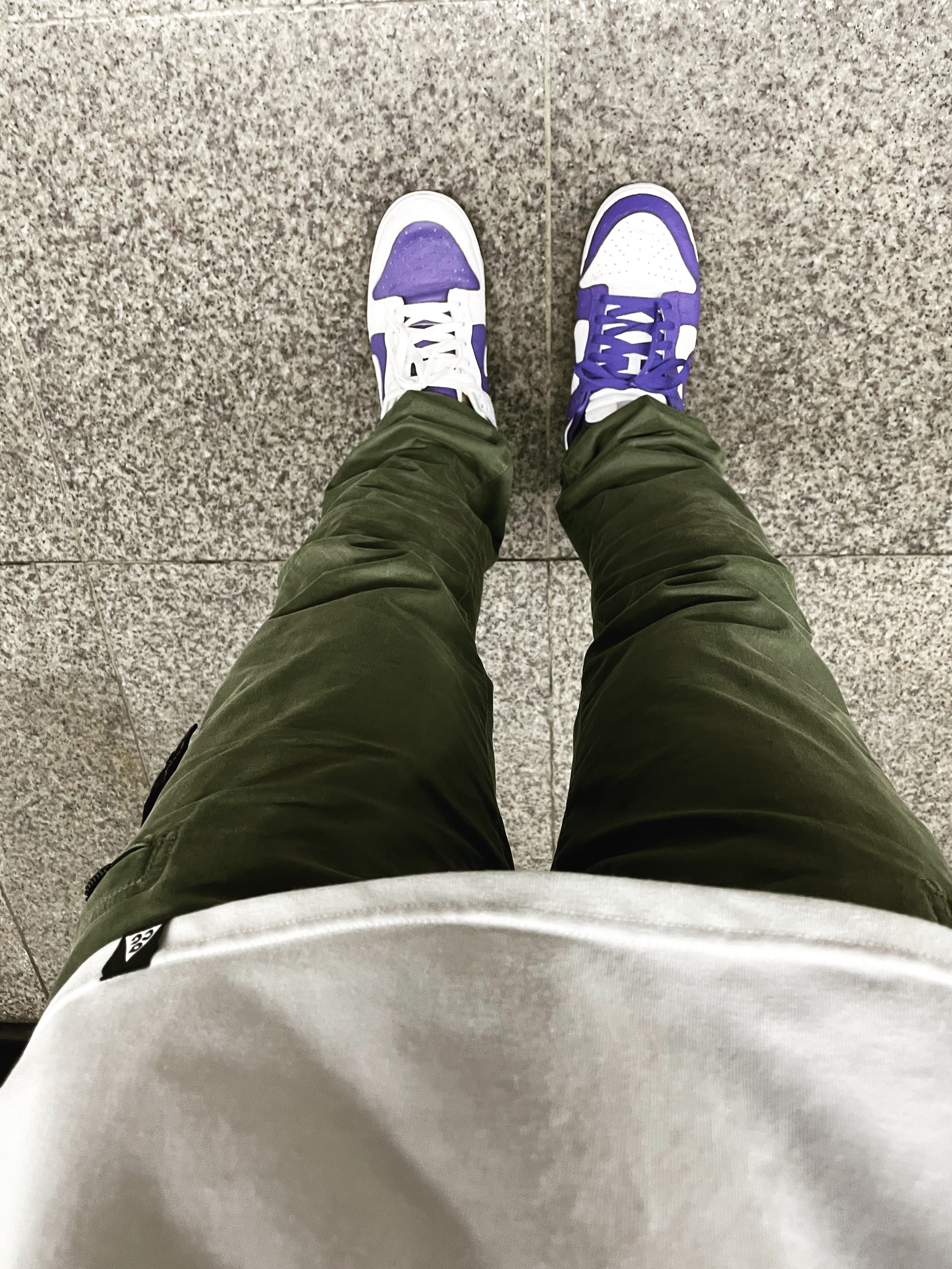 Nike ACG Iceland Map T-Shirt Summit White - Asia, Stone Island 312L1 T.CO+OLD Cargo Pants Dark Green - 20FW 착용 스타일