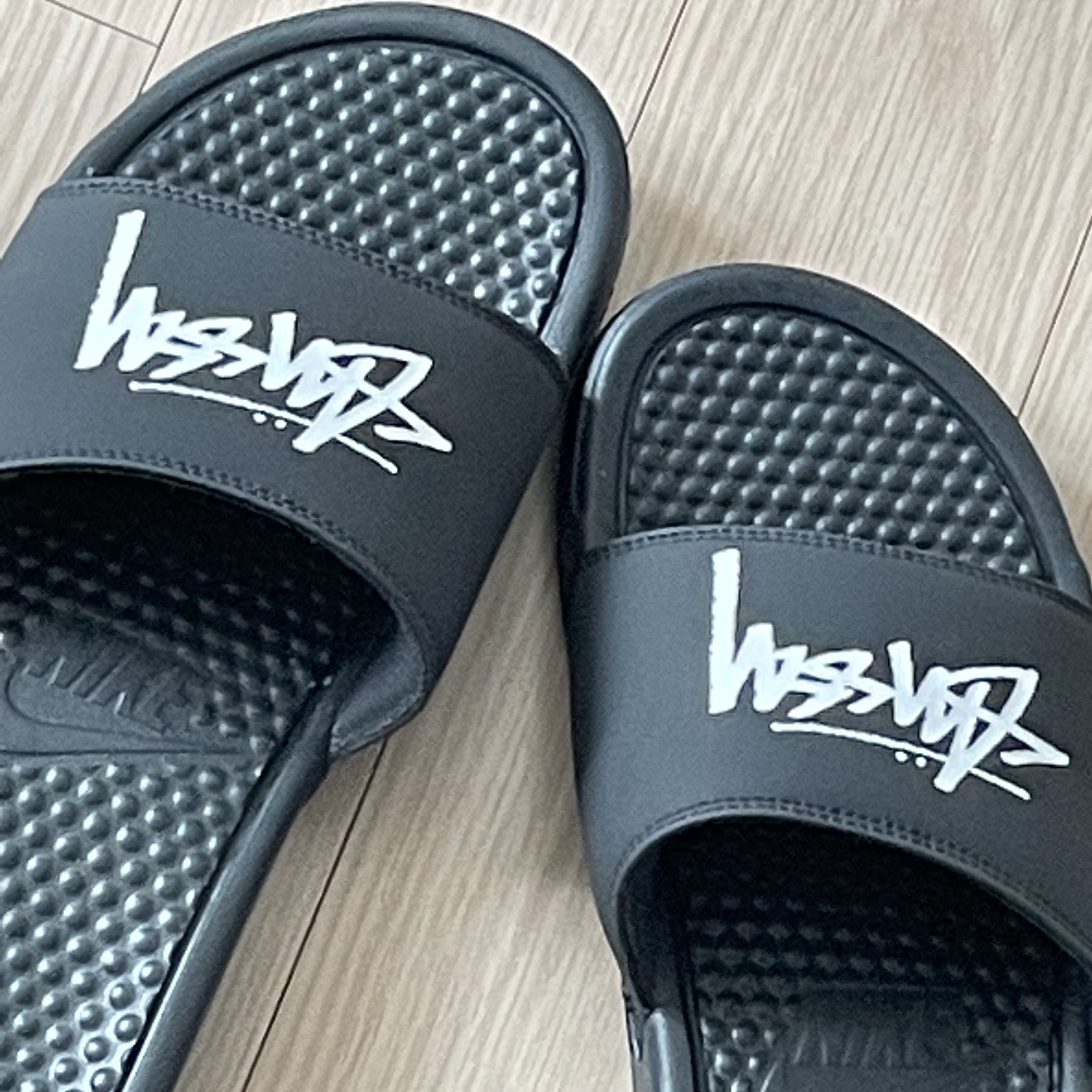 Nike x Stussy Benassi Slide Off Noir 착용 스타일 - 2