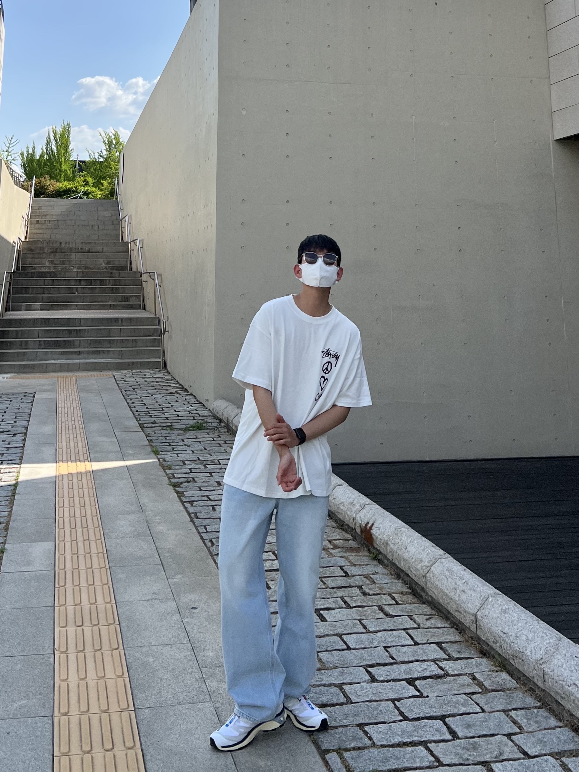 Salomon XT-4 White Lunar Rock, Nike x Stussy NRG RA T-Shirt Summit White (DM4942-121) 착용 스타일 - 3
