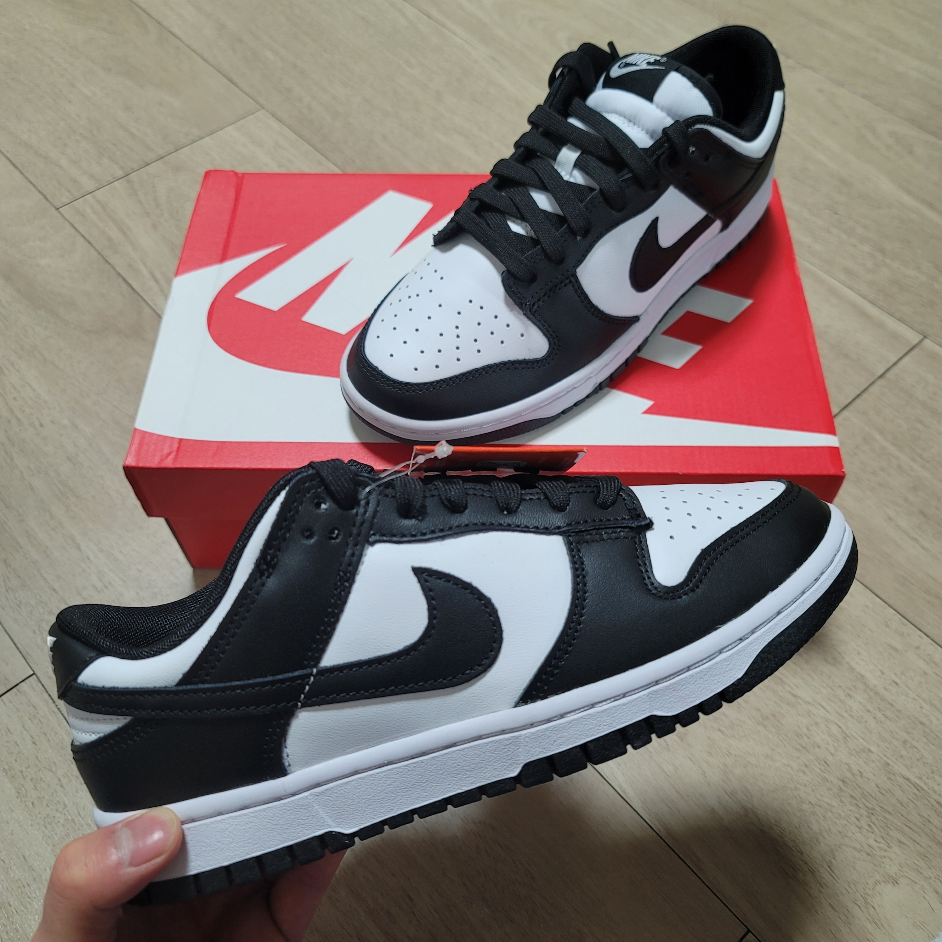 Nike Dunk Low Retro Black 착용 스타일 - 2