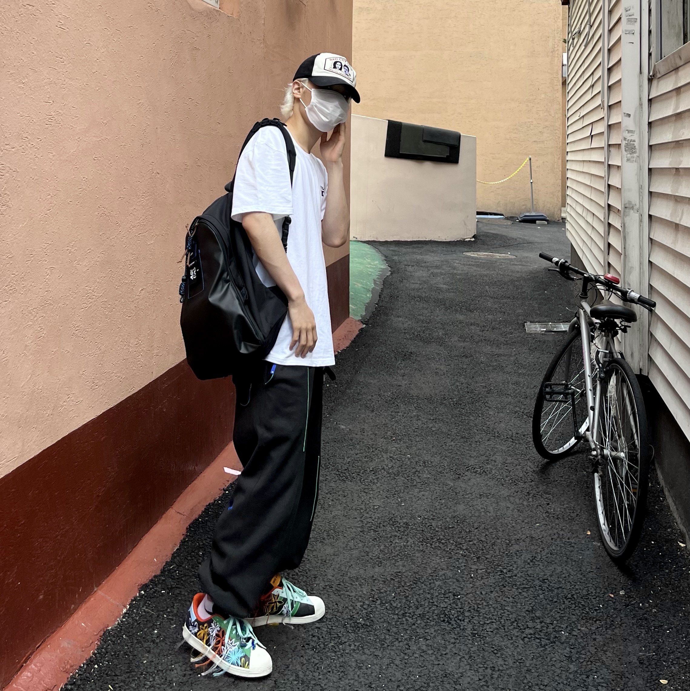 Ader Error x Eastpak Pak’r Backpack Black, Adidas x Sean Wotherspoon Superstar Superearth Black 착용 스타일 - 1