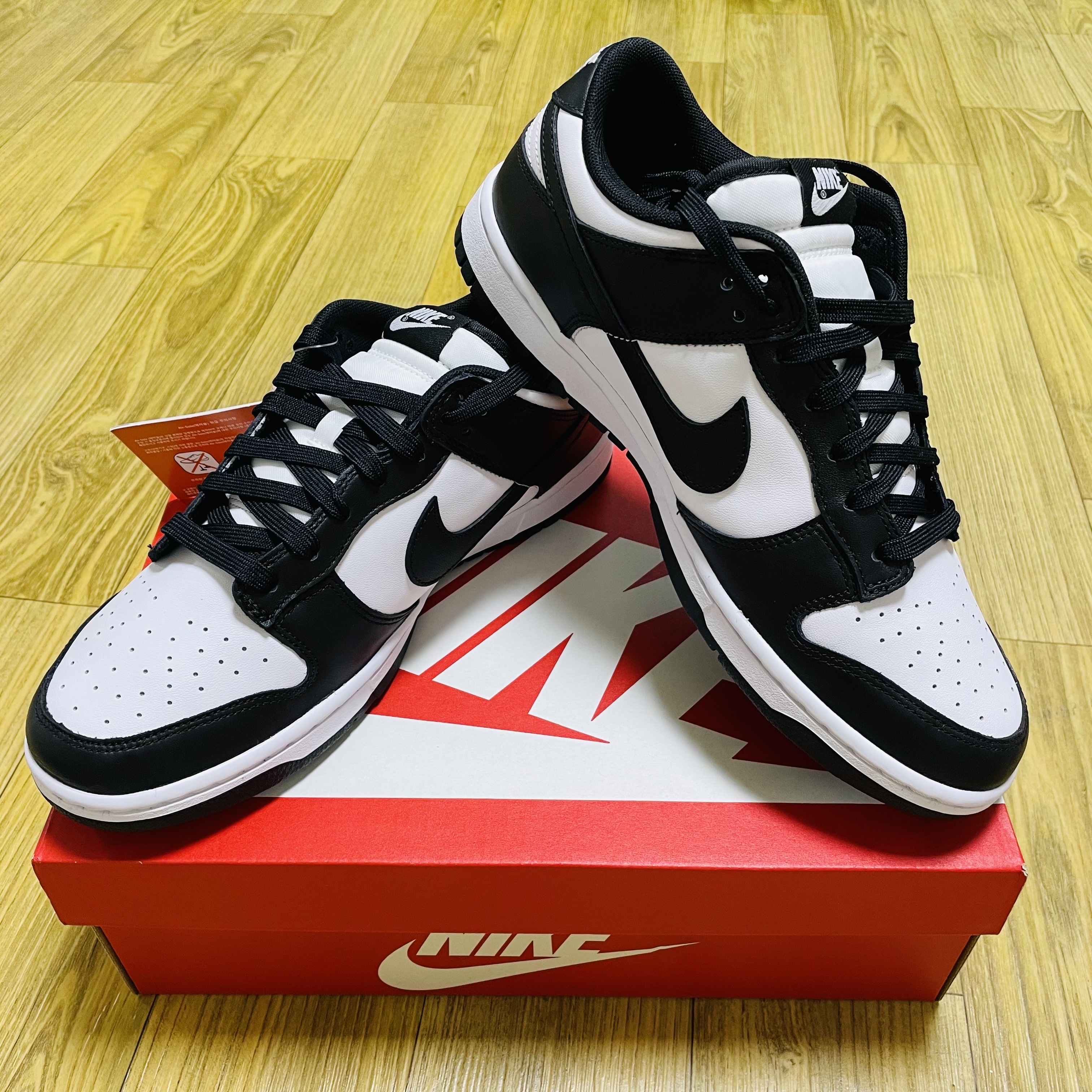 Nike Dunk Low Retro Black 착용 스타일 - 2
