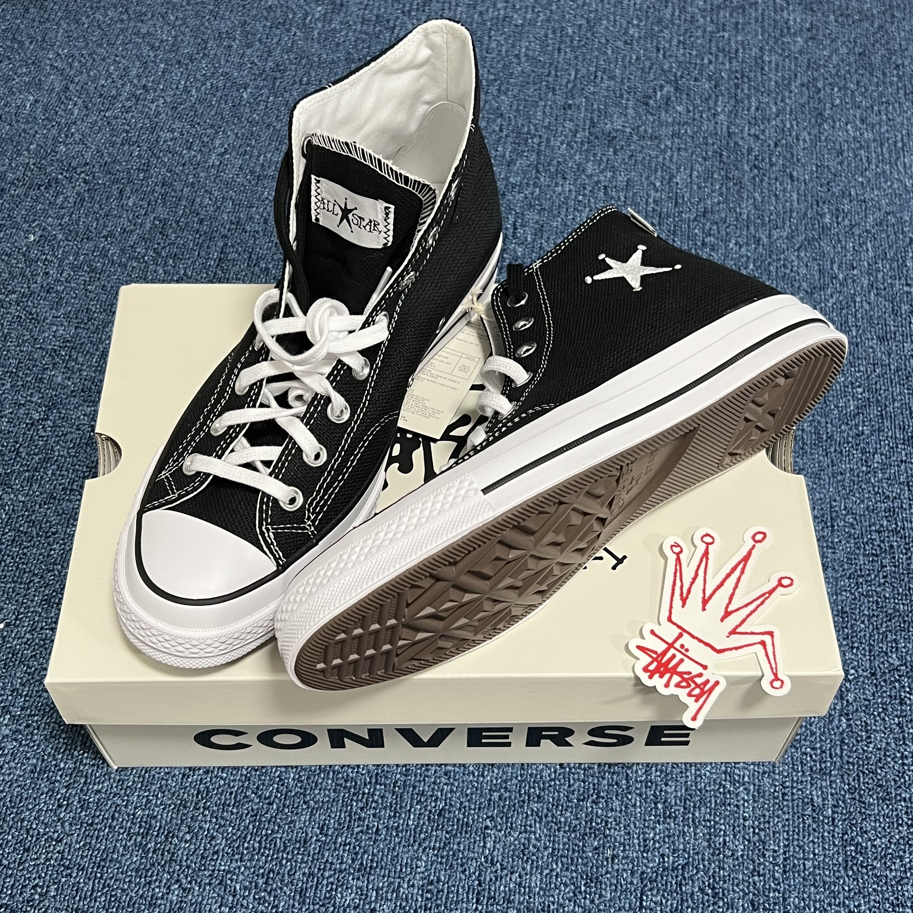 Converse x Stussy Chuck 70 High Black 착용 스타일 - 3