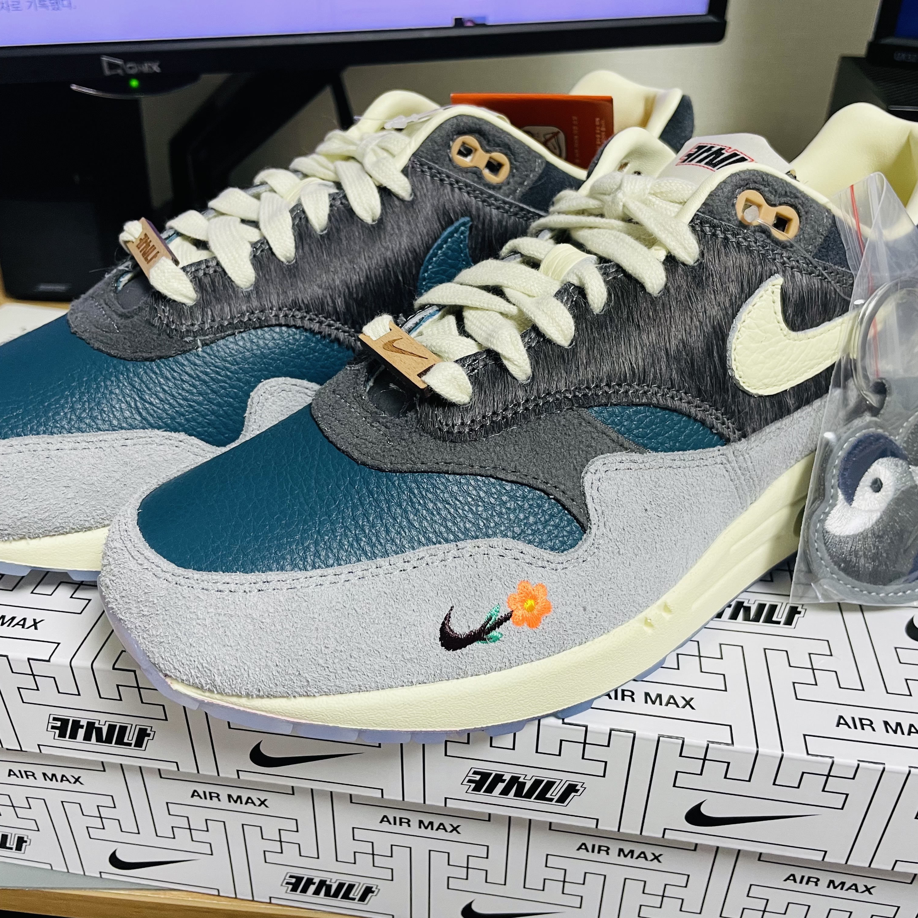 Nike x Kasina Air Max 1 SP Won-Ang Orange, Nike x Kasina Air Max 1 SP Won-Ang Particle Grey 착용 스타일 - 2