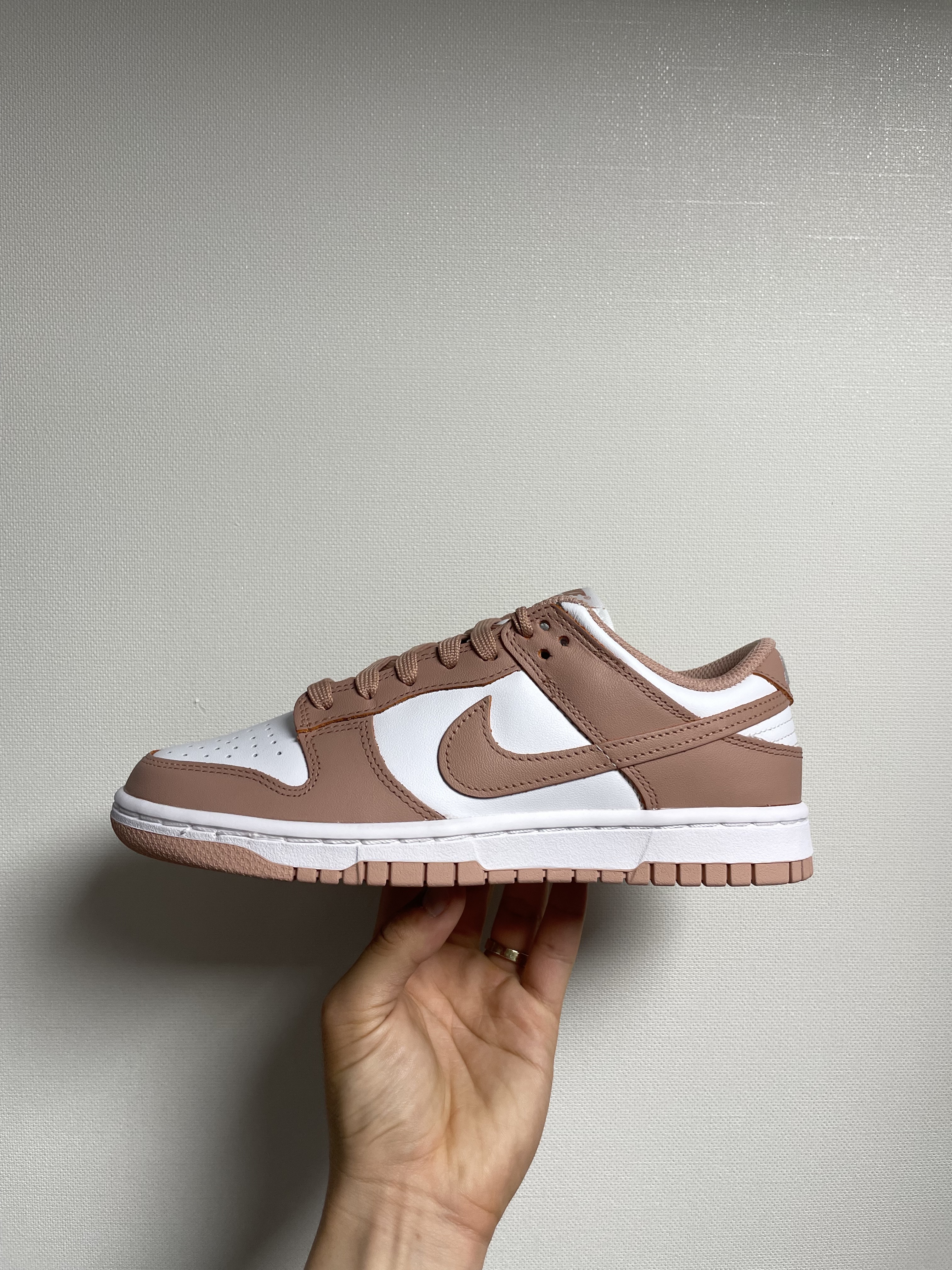 (W) Nike Dunk Low Rose Whisper 착용 스타일 - 1