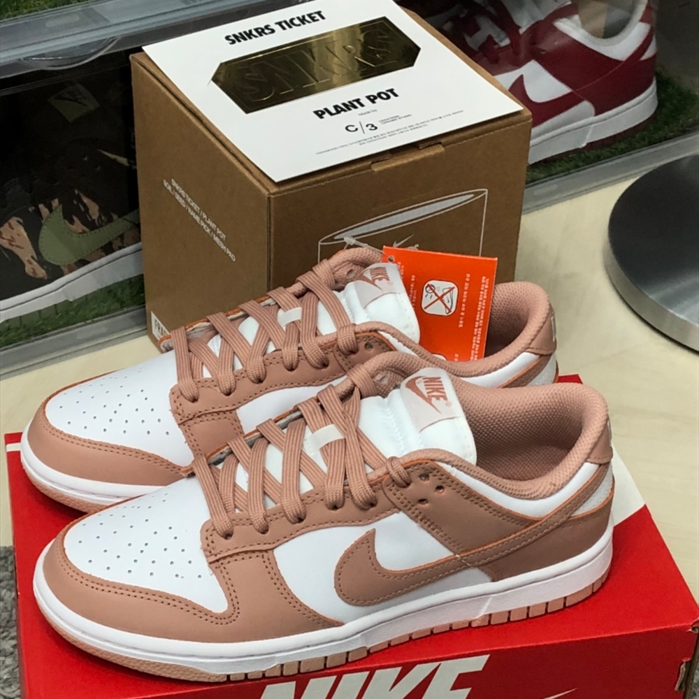 (W) Nike Dunk Low Rose Whisper 착용 스타일 - 1