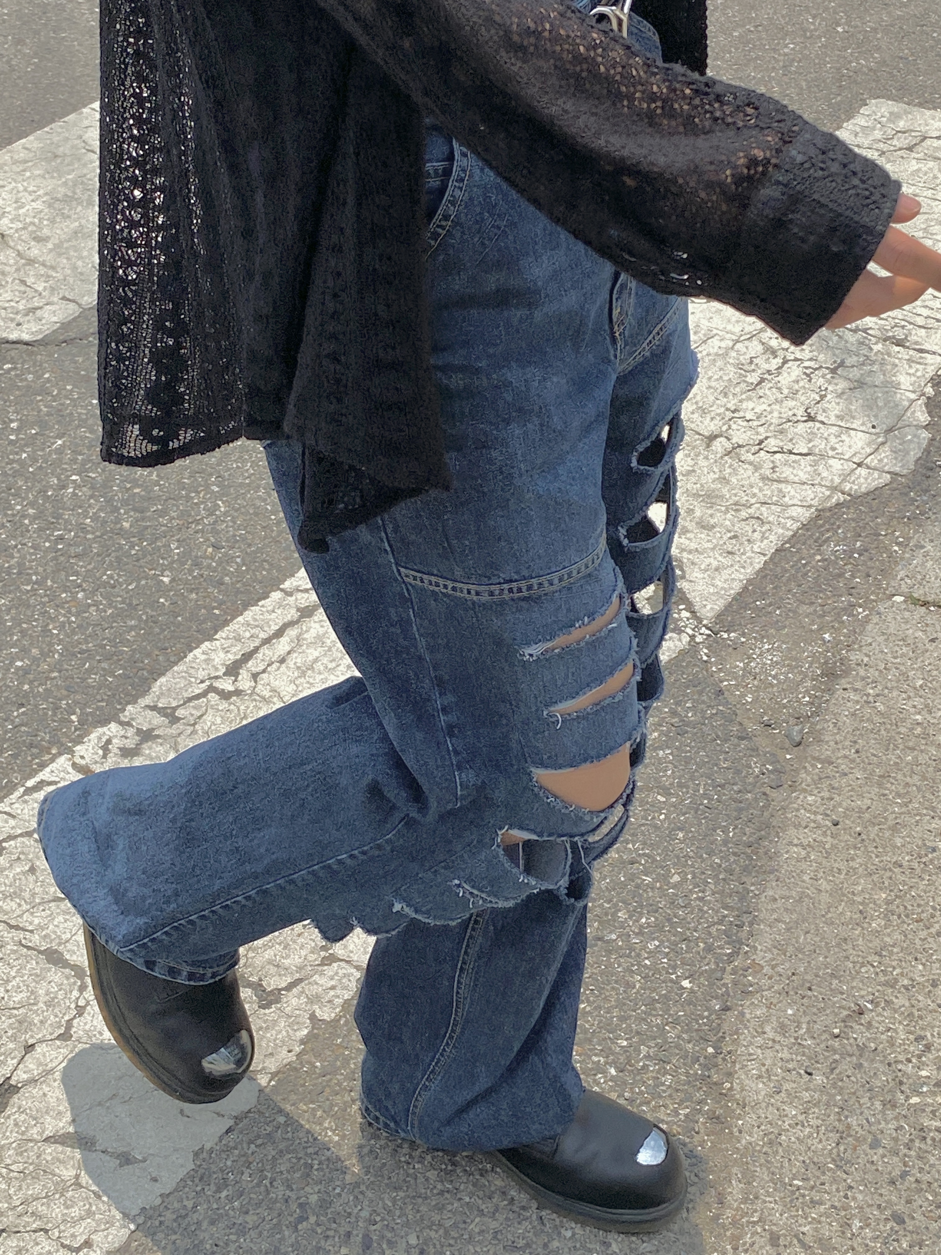Our Legacy Coco Shirt Black Cotton Crochet, Celine Embroidered Knit Wool Beanie Black 착용 스타일 - 4