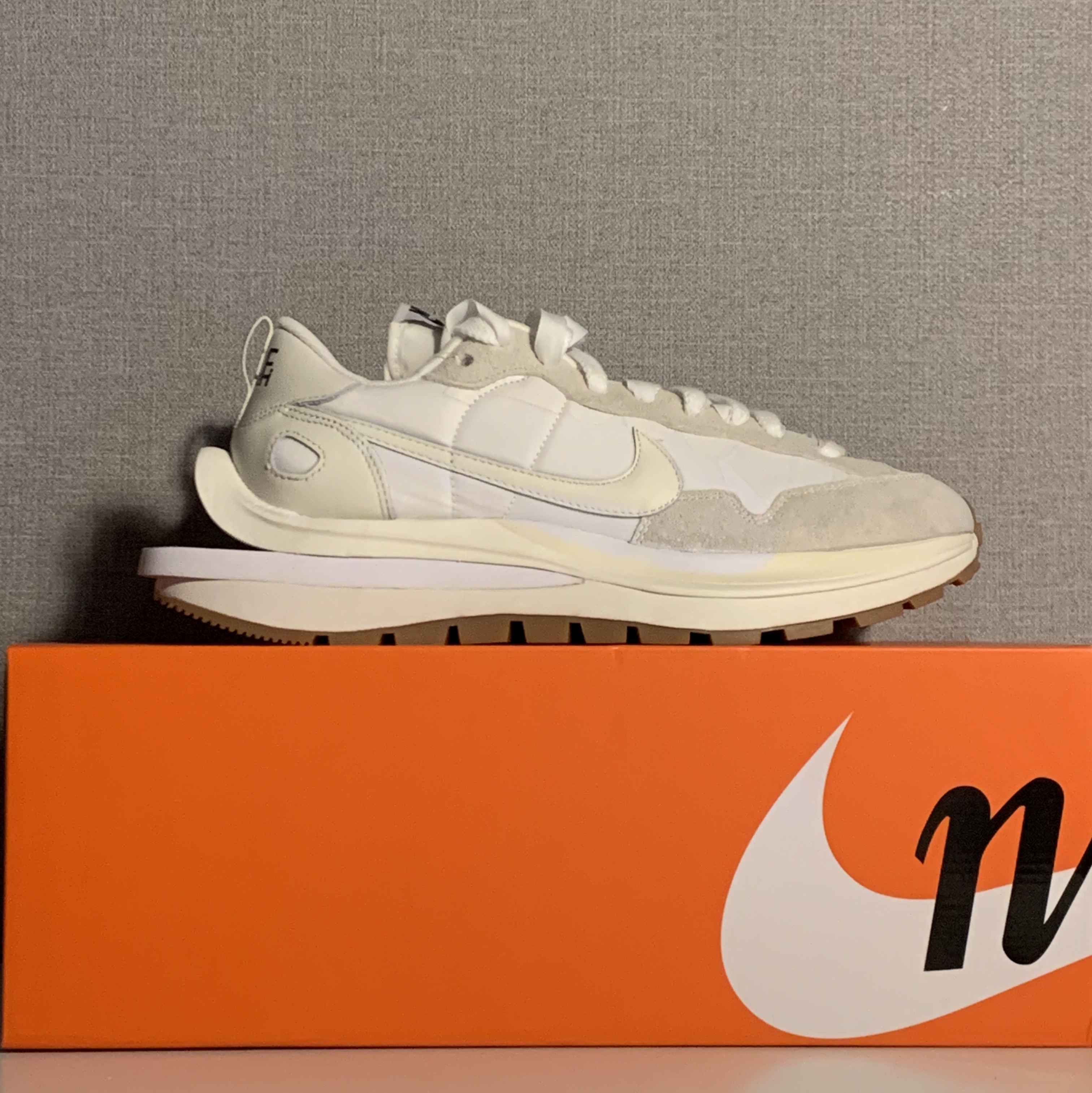 Nike x Sacai VaporWaffle White and Gum 착용 스타일