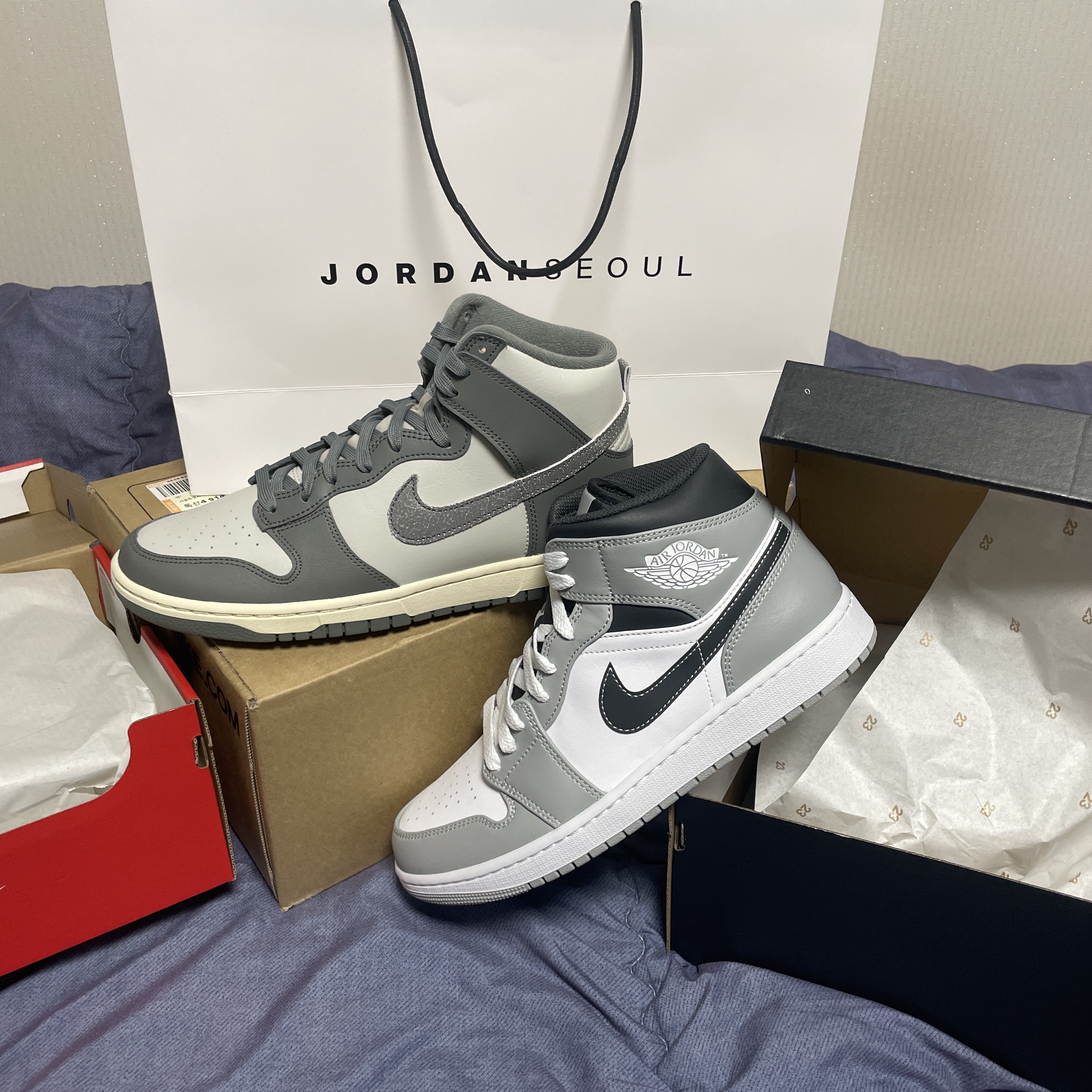 Nike Dunk High Retro SE VNTG Light Bone, Jordan 1 Mid Light Smoke Grey Anthracite 착용 스타일