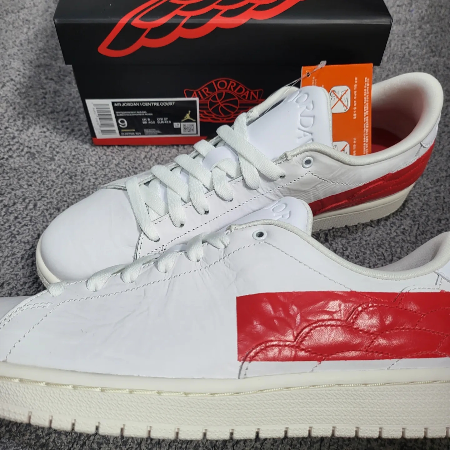 Jordan 1 Centre Court White University Red 착용 스타일
