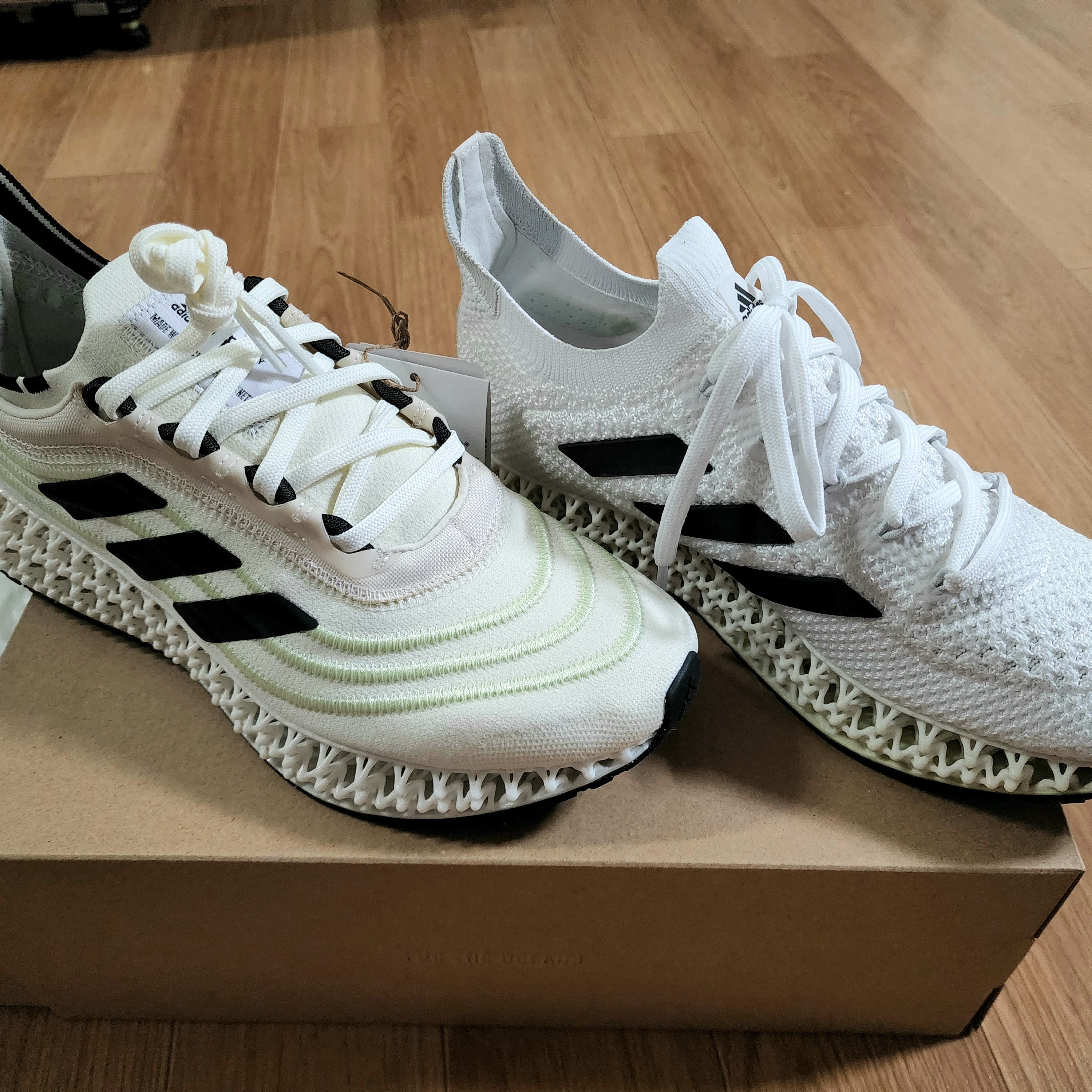 Adidas 4DFWD White Black, Adidas x Parley 4DFWD Black Emerald 착용 스타일 - 3