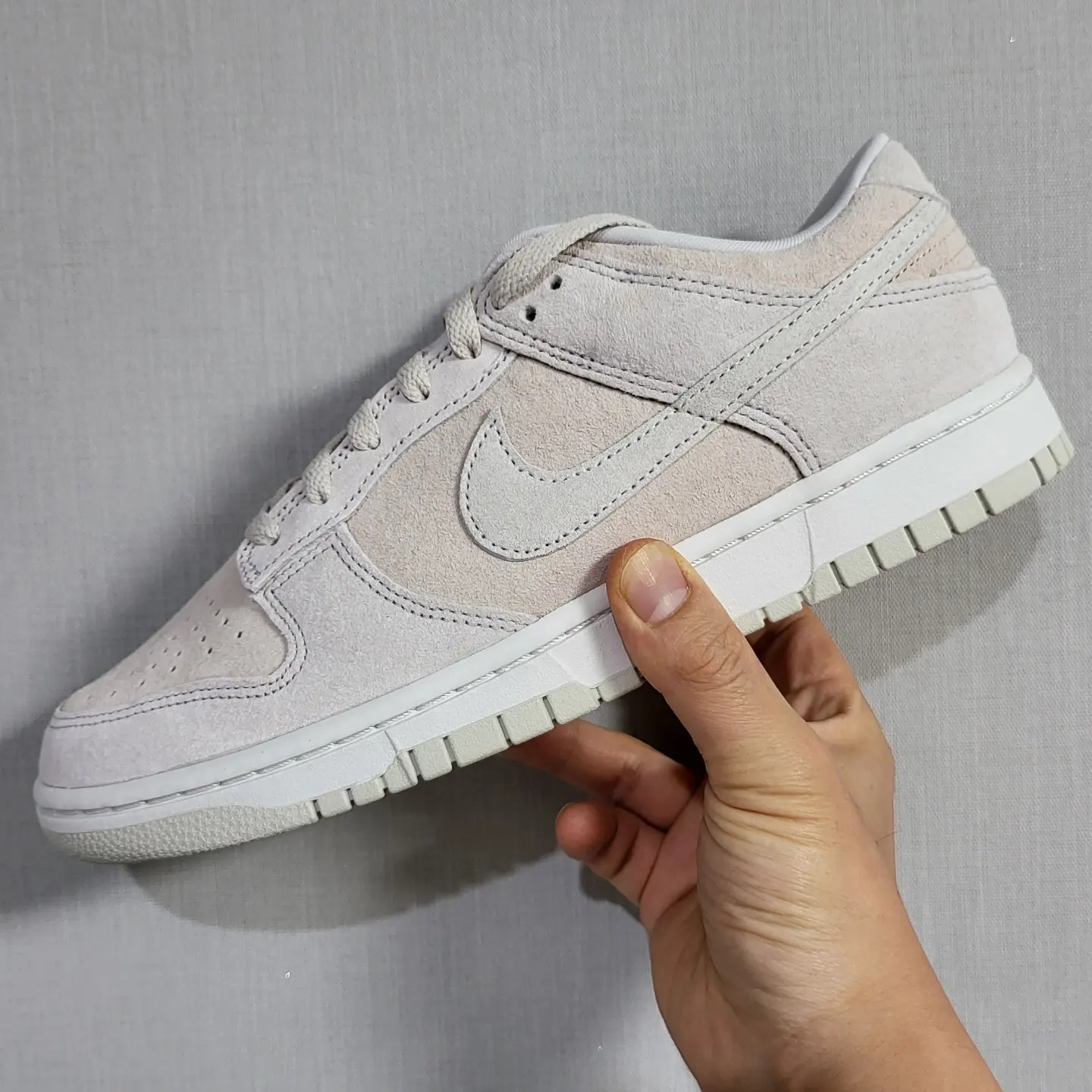 Nike Dunk Low Retro PRM Vast Grey 착용 스타일