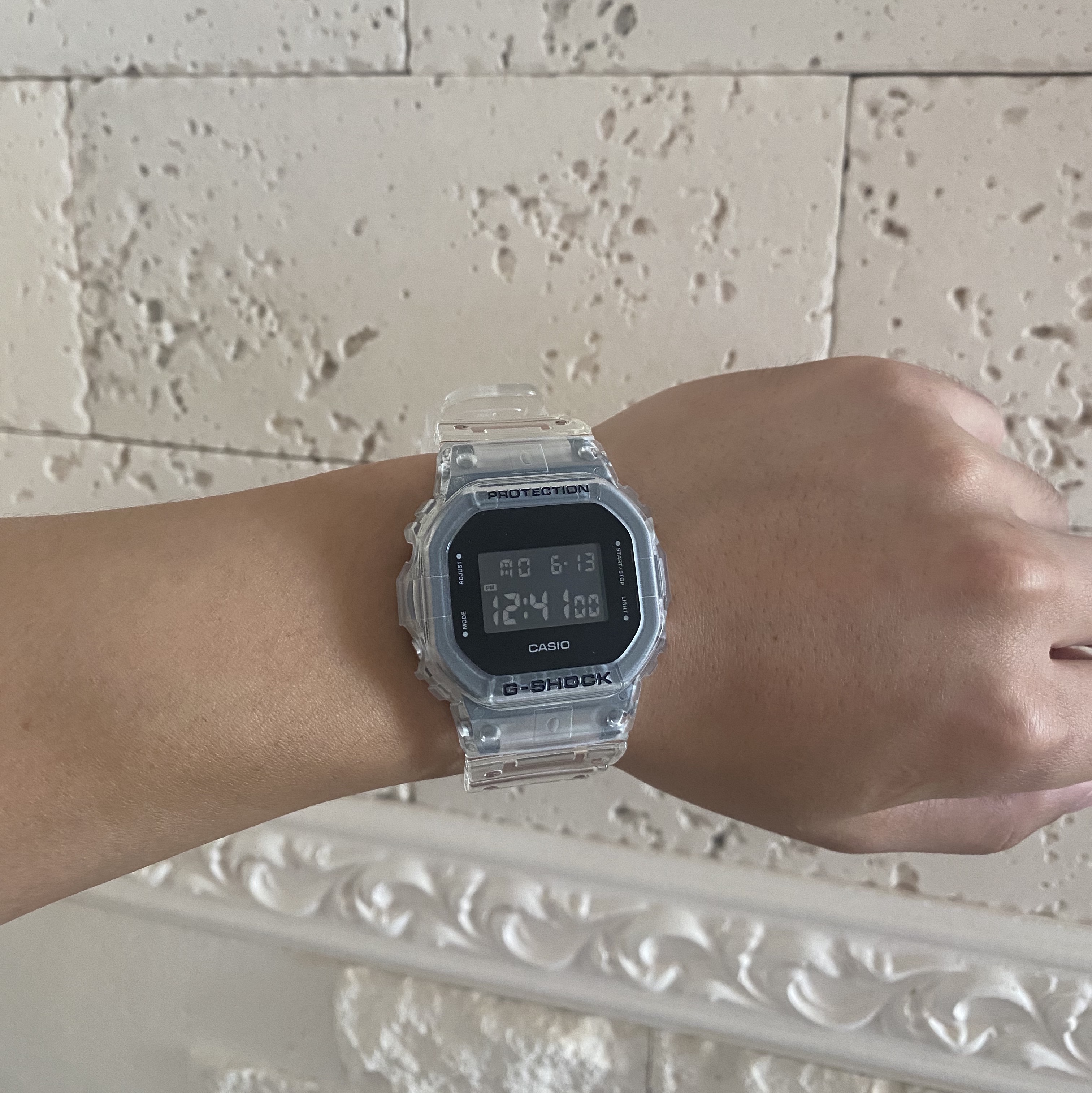 Casio G-Shock DW-5600SKE-7 착용 스타일