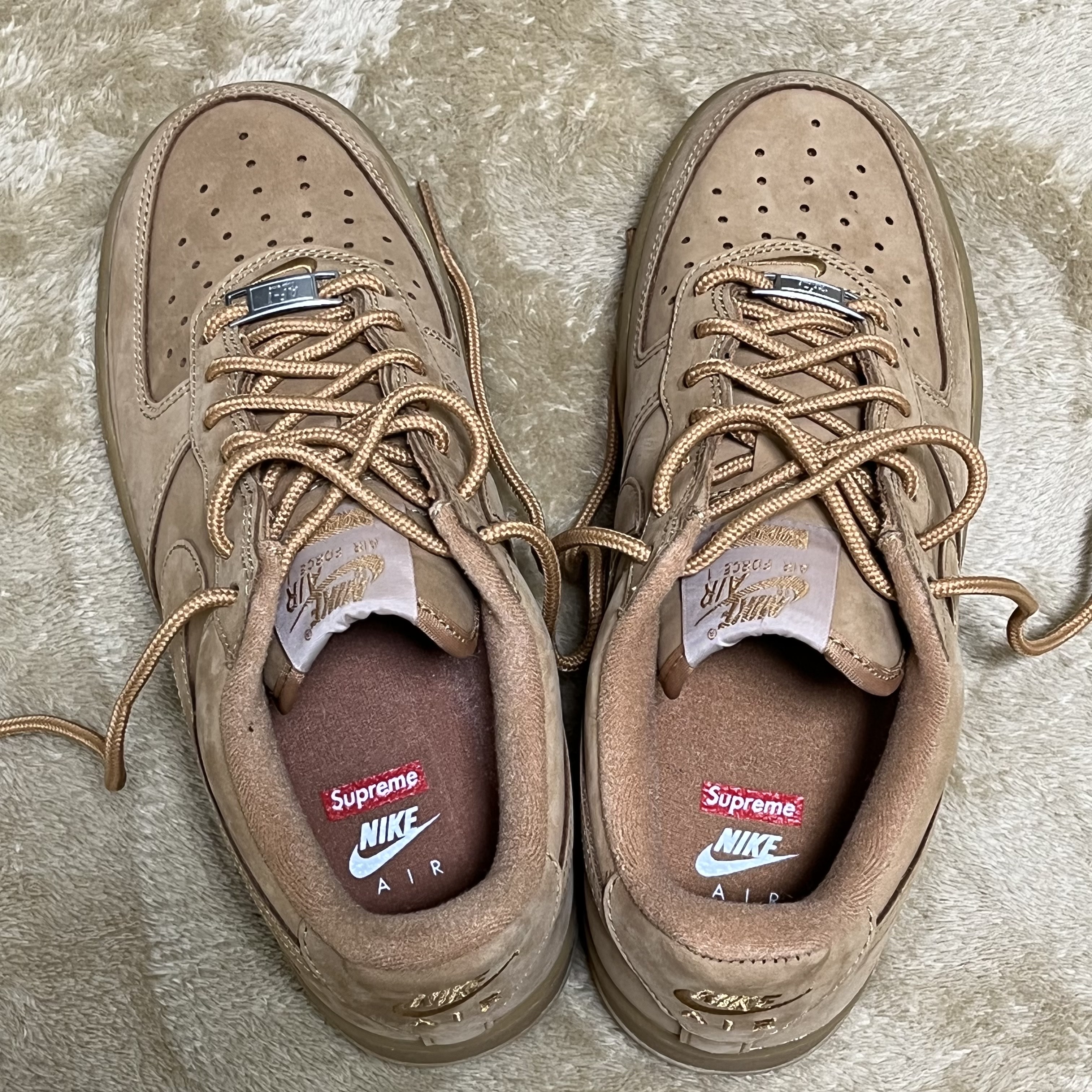 Nike x Supreme Air Force 1 Low Flax 착용 스타일