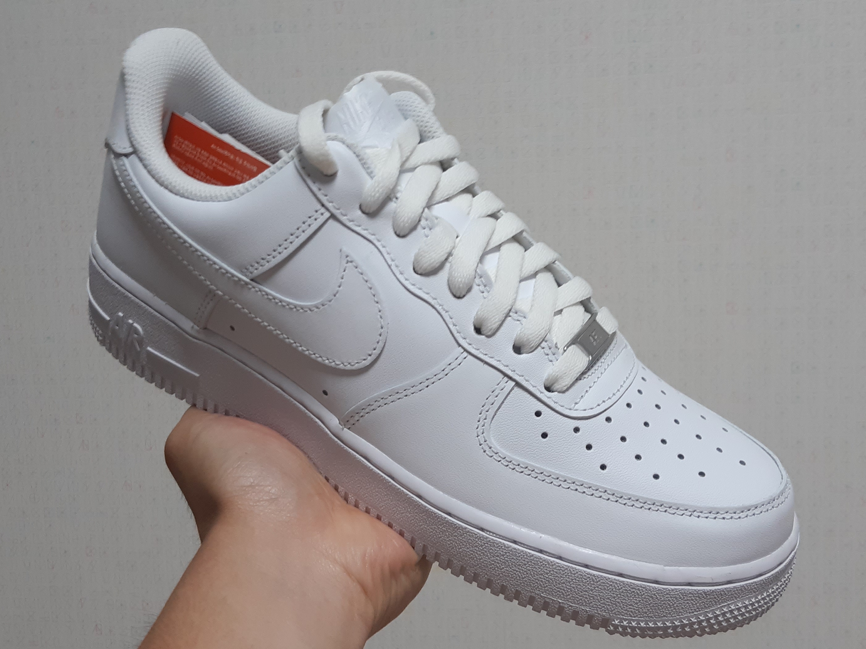 Nike Air Force 1 '07 Low White 착용 스타일 - 3