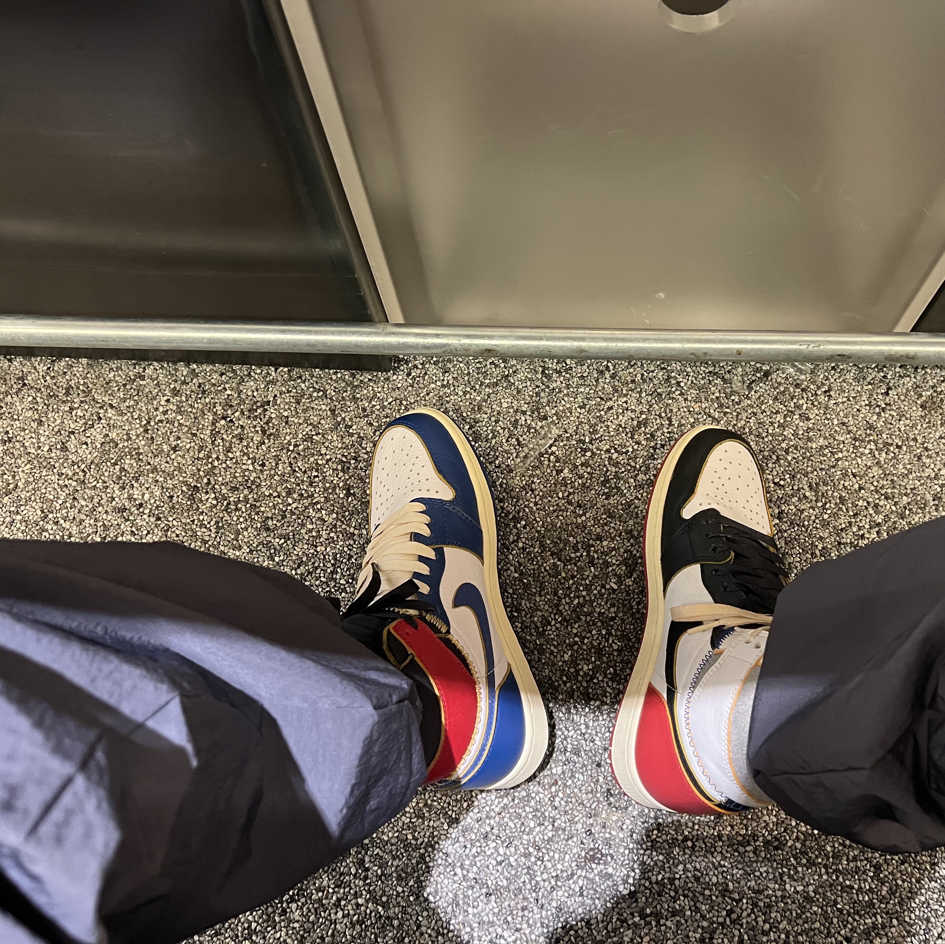 Jordan 1 x Union Retro High Black Toe, Jordan 1 x Union Retro High Blue Toe 착용 스타일 - 2