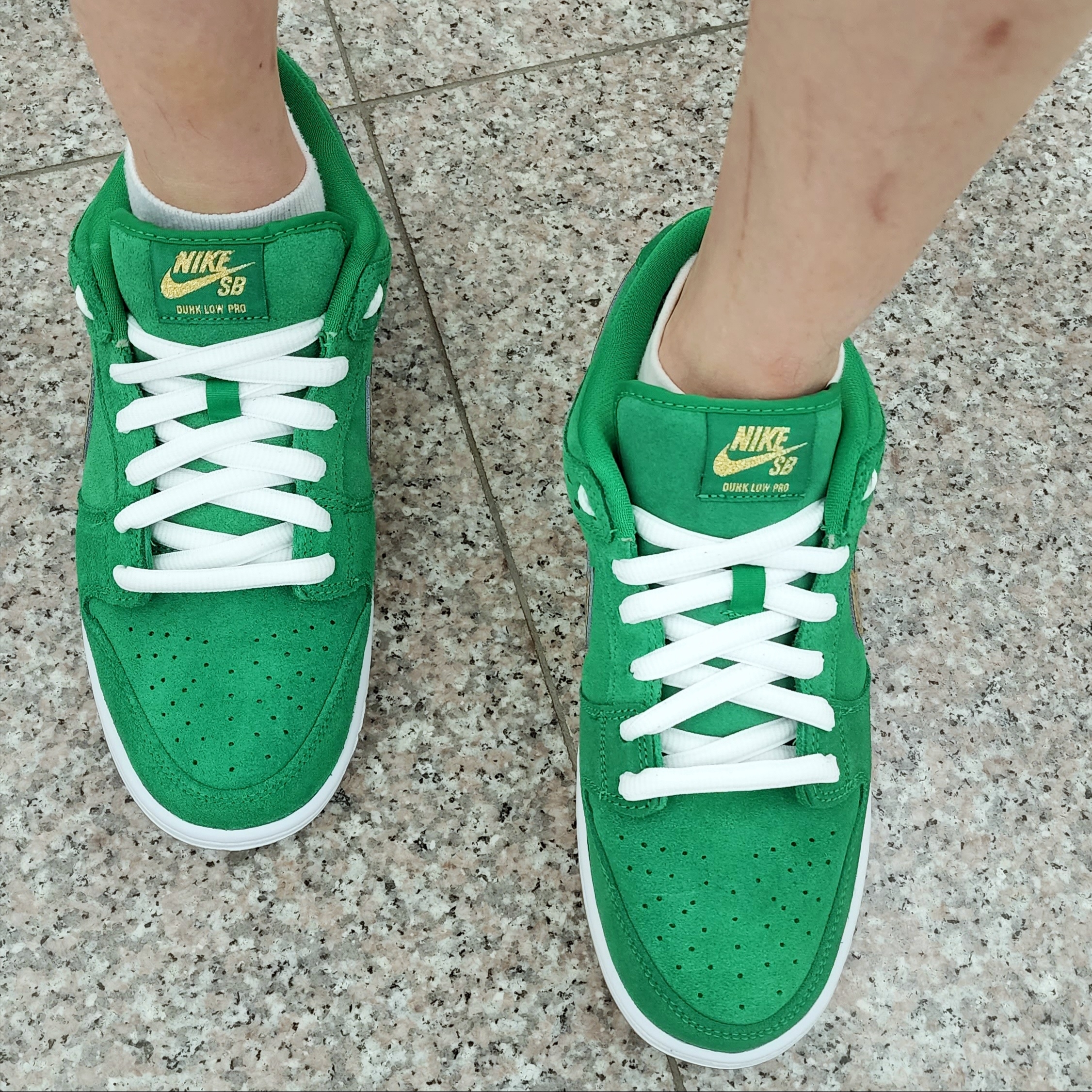 Nike SB Dunk Low Pro Shamrock 착용 스타일 - 5