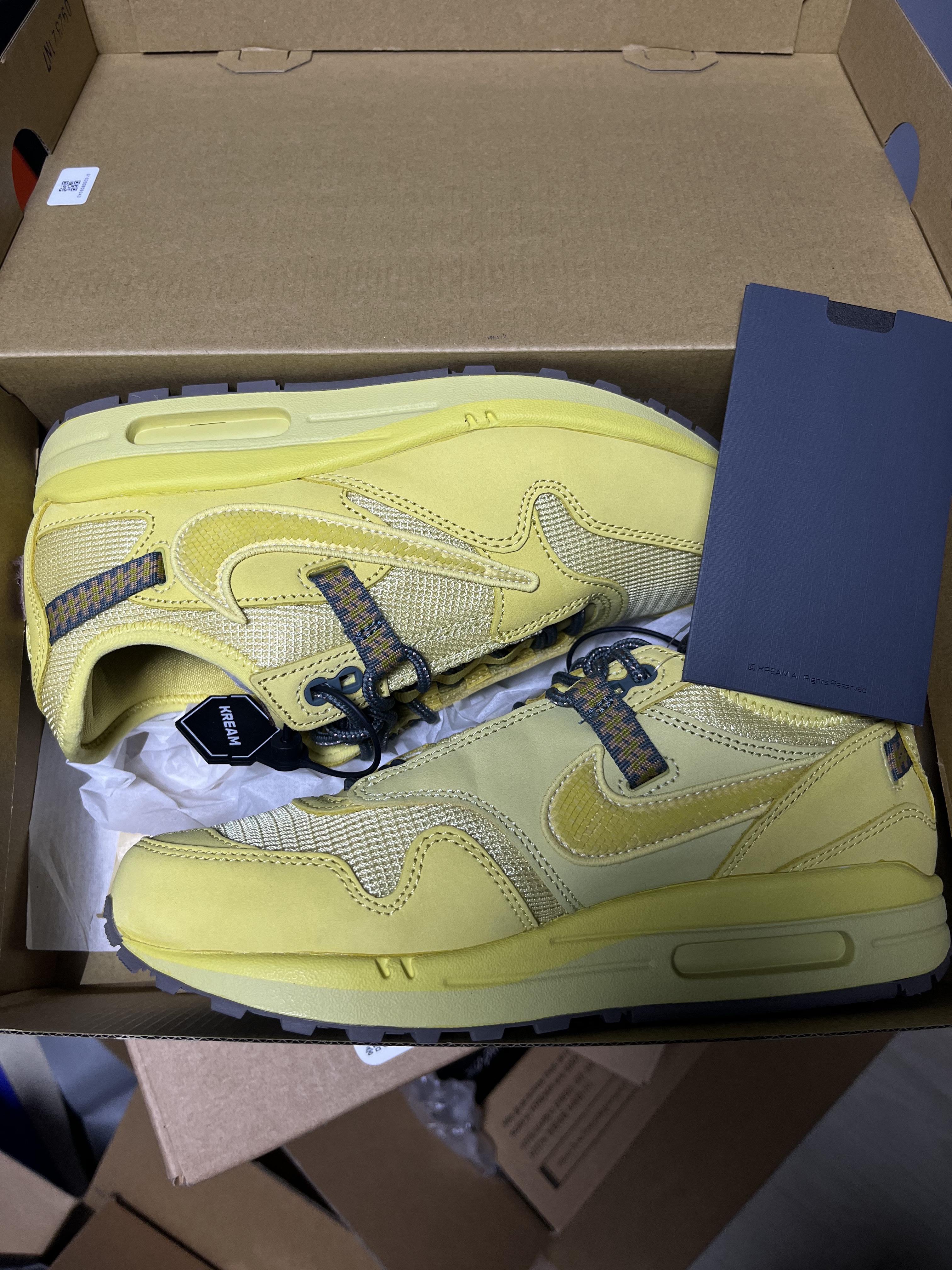 Nike x Travis Scott Air Max 1 Cact.us Brown, Nike x Travis Scott Air Max 1 Cact.us Gold 착용 스타일 - 3
