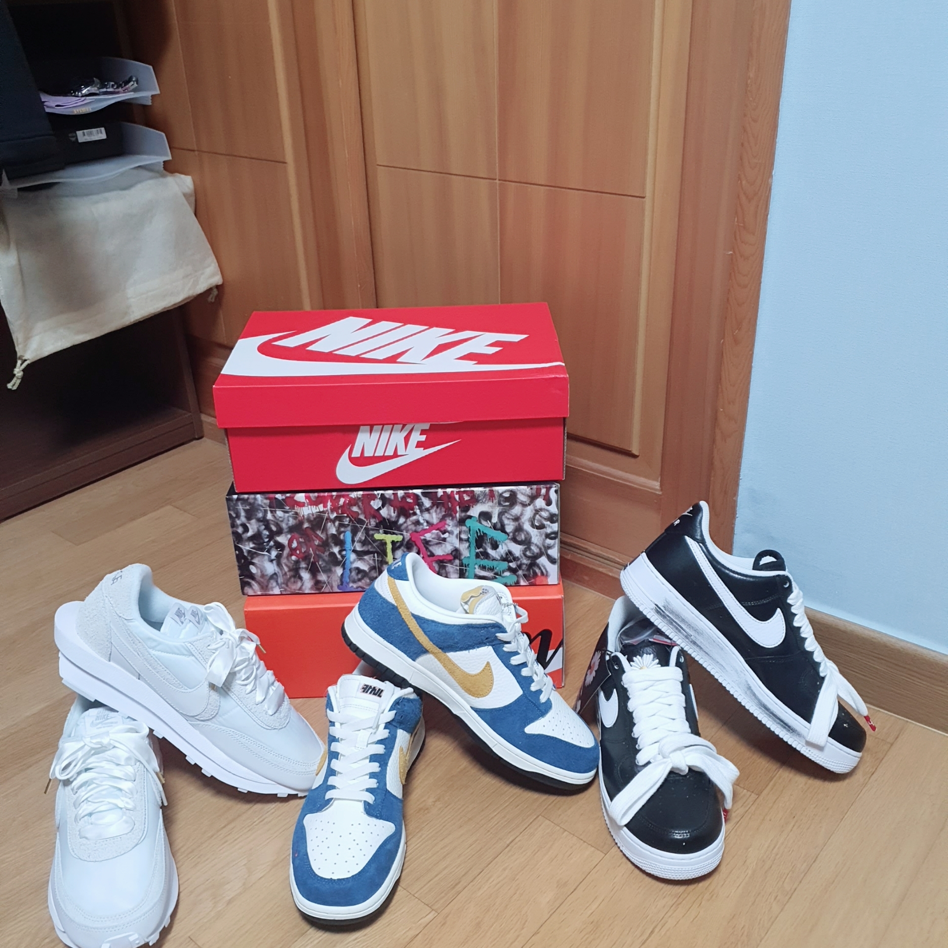 Nike x Sacai LDWaffle White Nylon, Nike x Kasina Dunk Low 80's Bus 착용 스타일 - 3