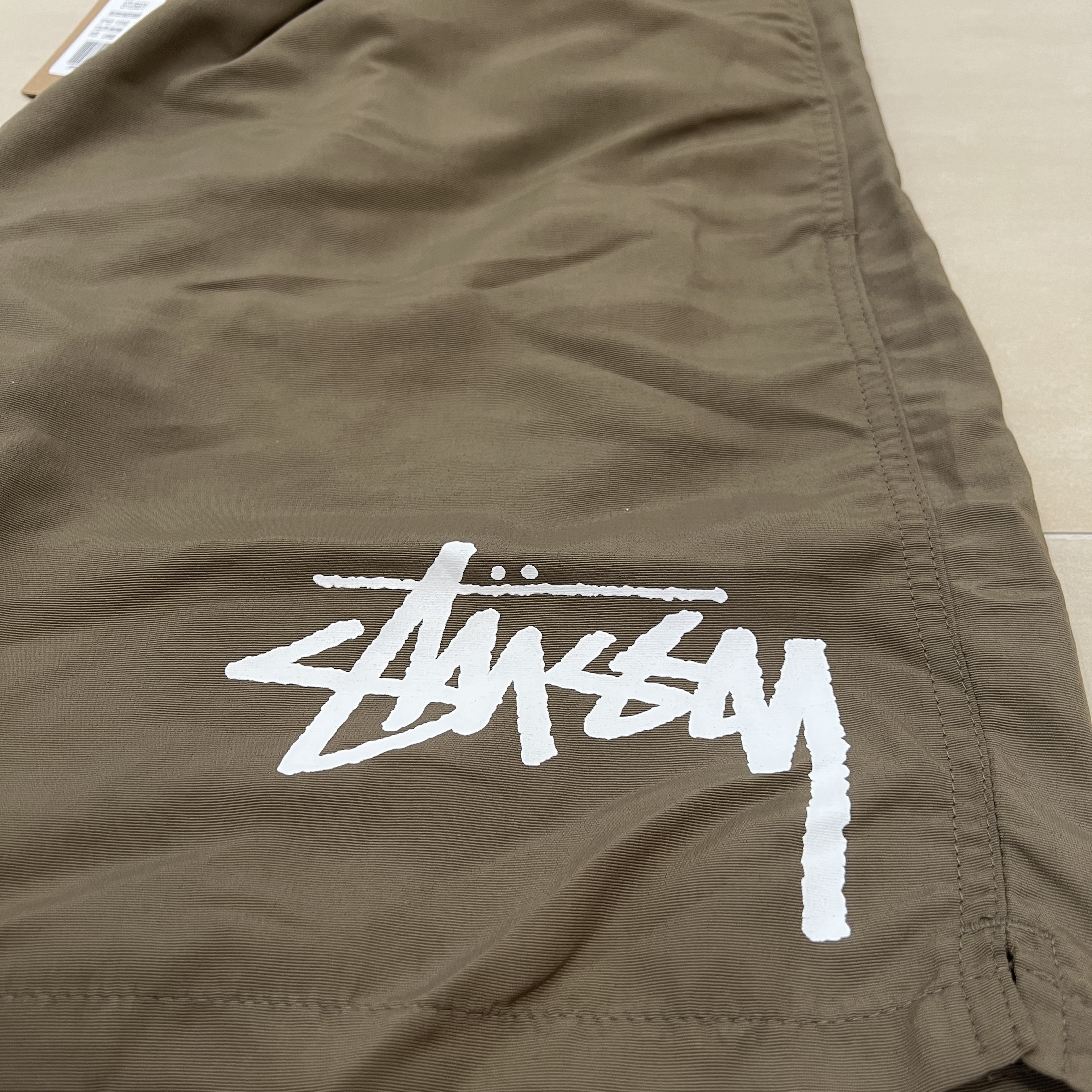 Stussy Big Stock Water Shorts Brown 착용 스타일