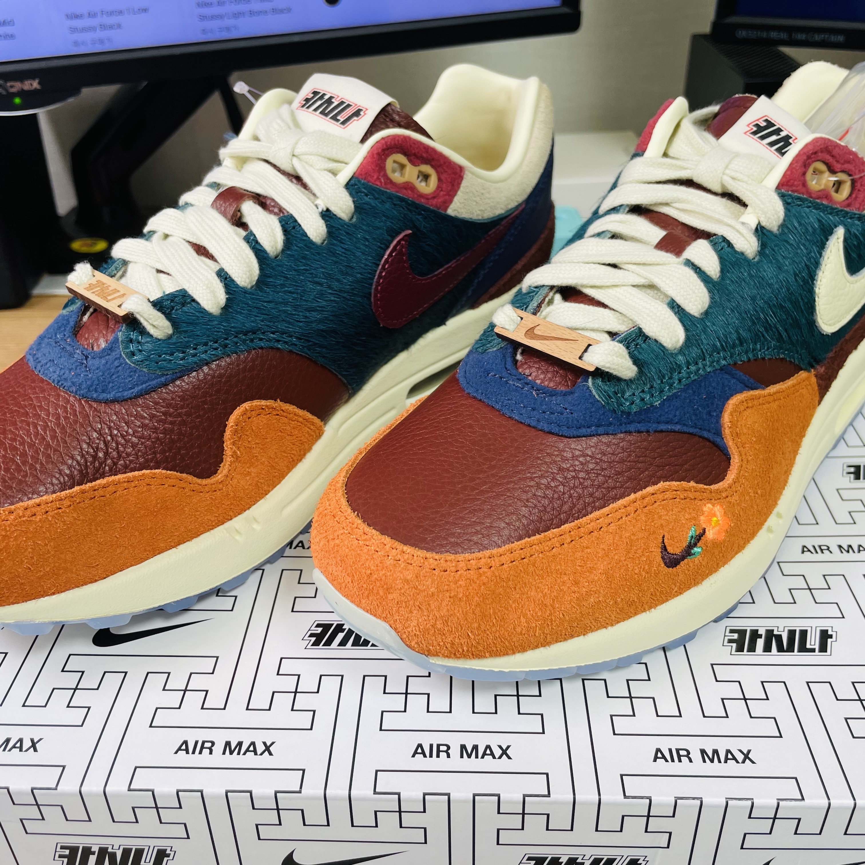 Nike x Kasina Air Max 1 SP Won-Ang Orange, Nike x Kasina Air Max 1 SP Won-Ang Particle Grey 착용 스타일 - 3