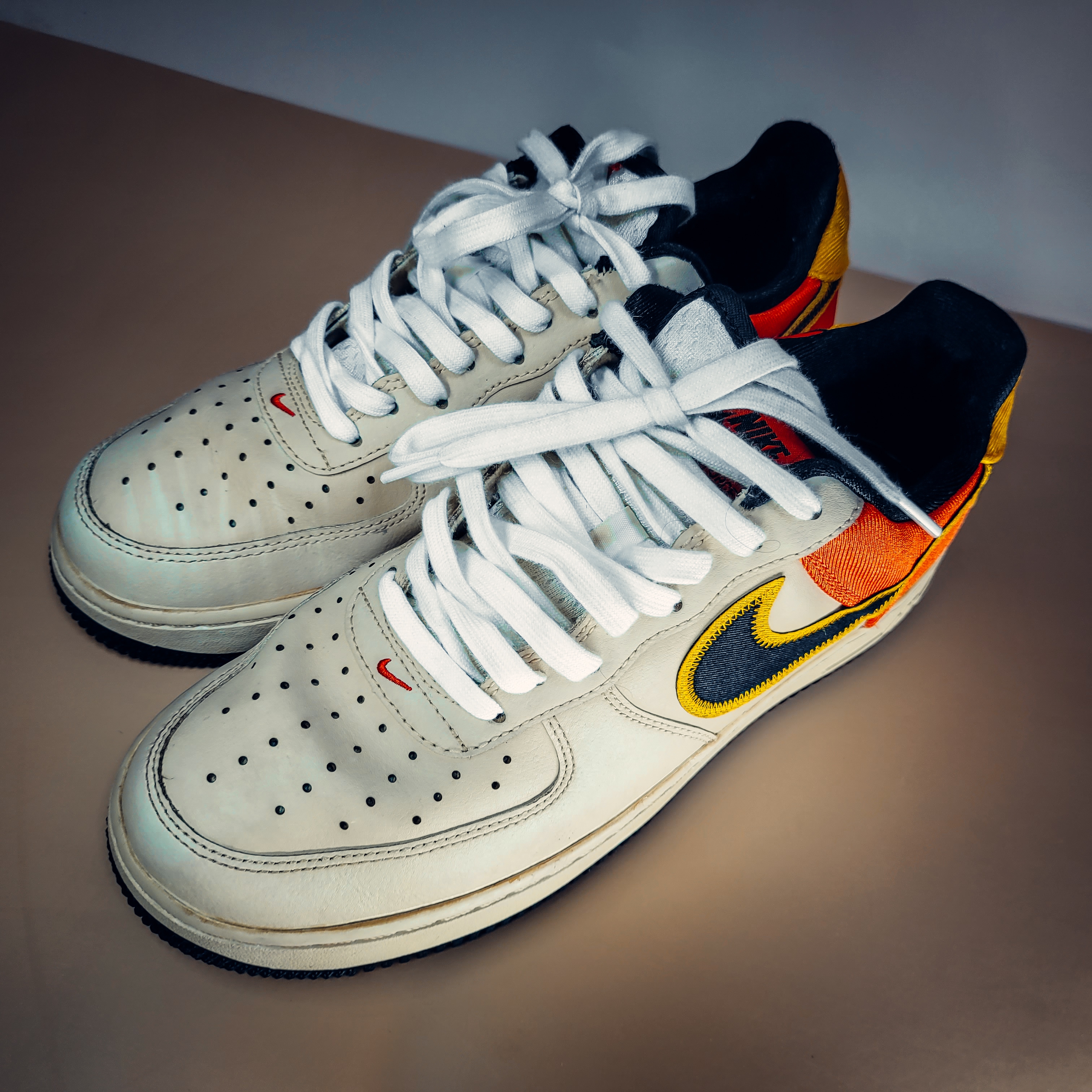Nike Air Force 1 '07 LV8 Rayguns 착용 스타일 - 2