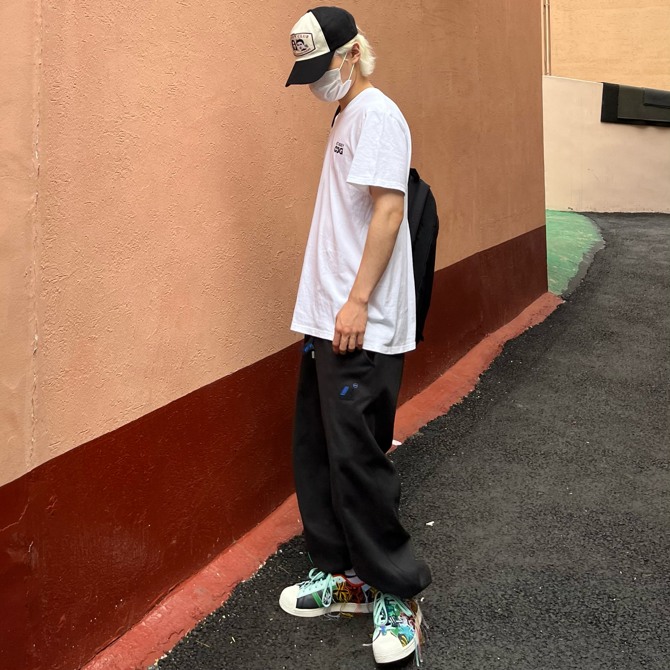 Ader Error x Eastpak Pak’r Backpack Black, Adidas x Sean Wotherspoon Superstar Superearth Black 착용 스타일 - 3