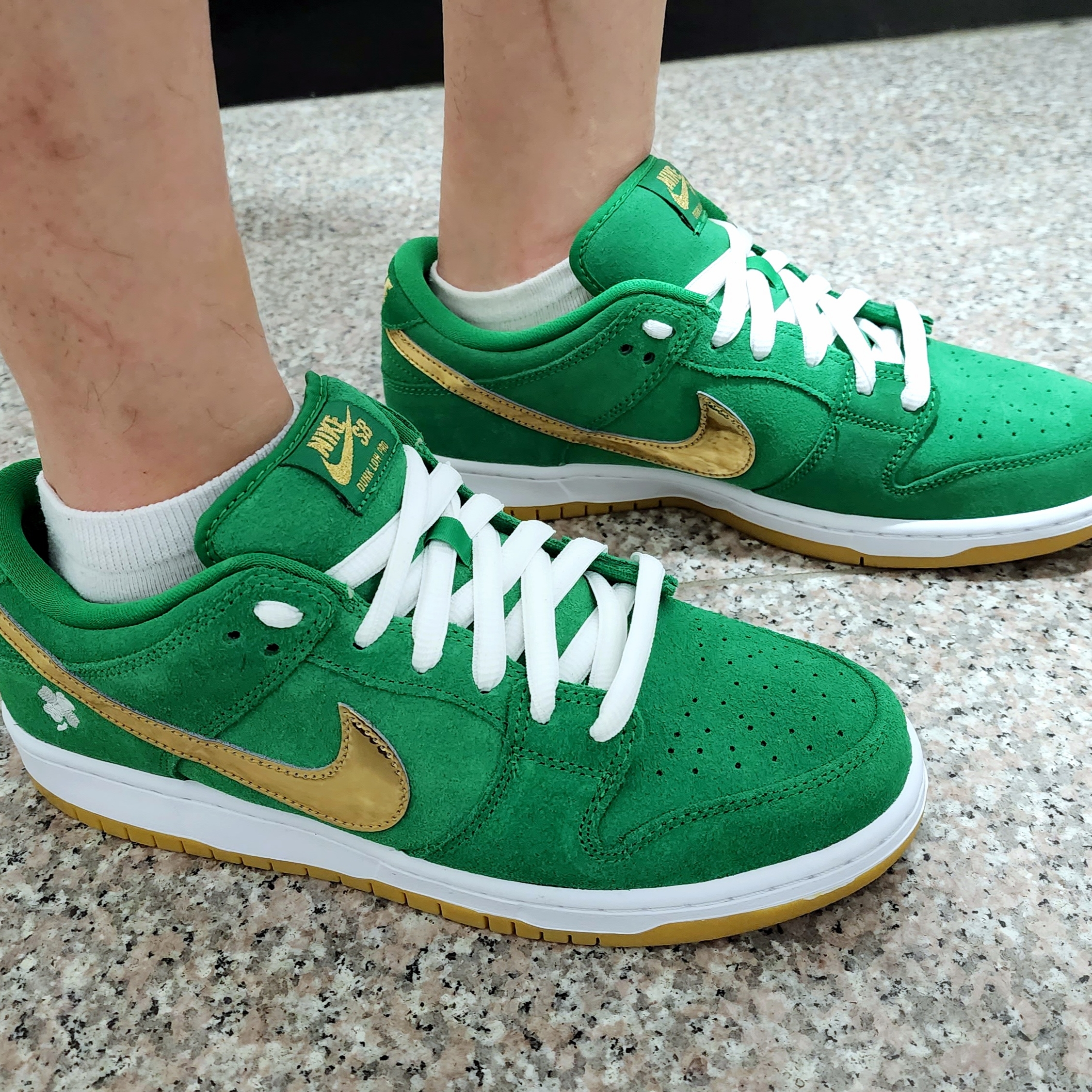 Nike SB Dunk Low Pro Shamrock 착용 스타일 - 3