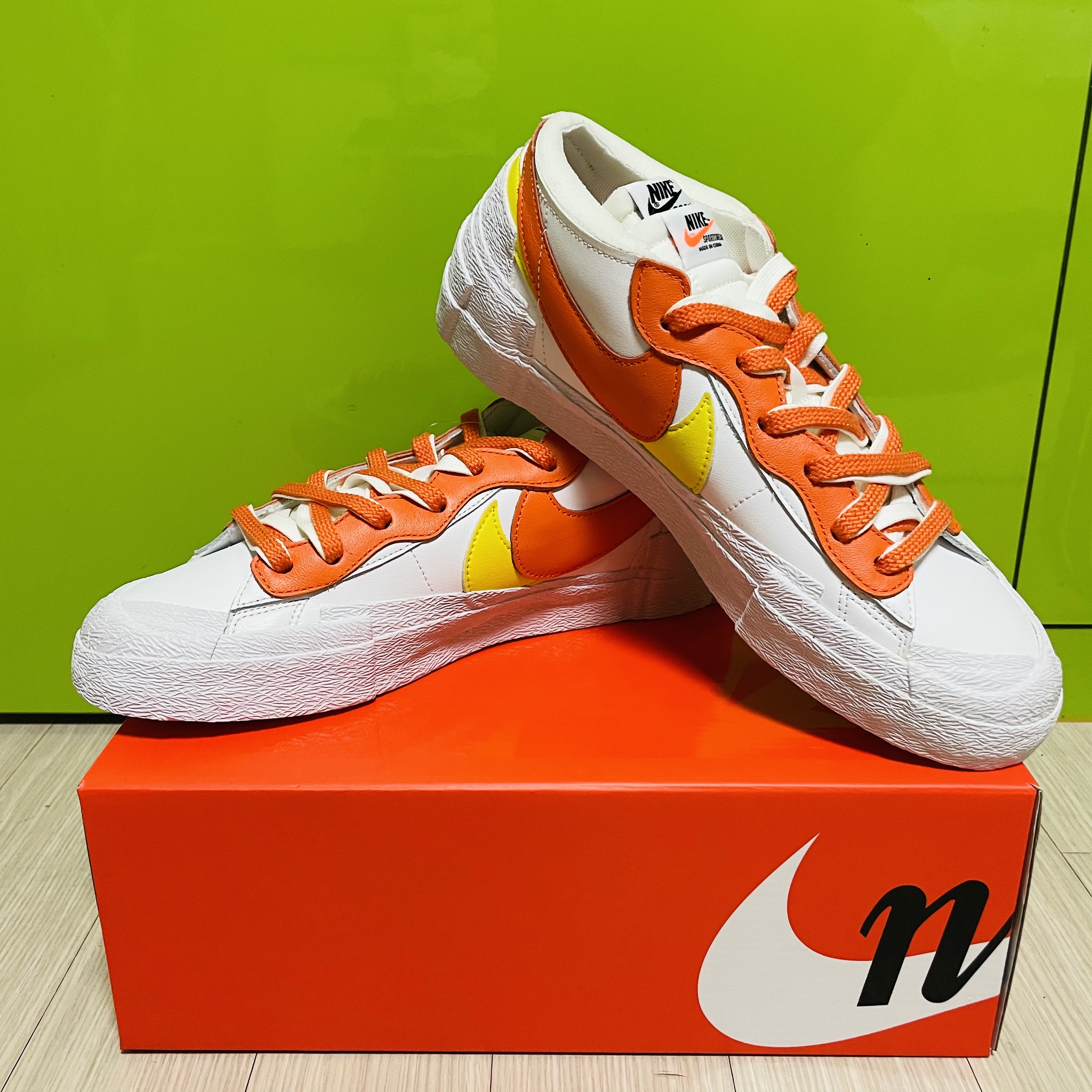 Nike x Sacai Blazer Low Magma Orange 착용 스타일 - 2