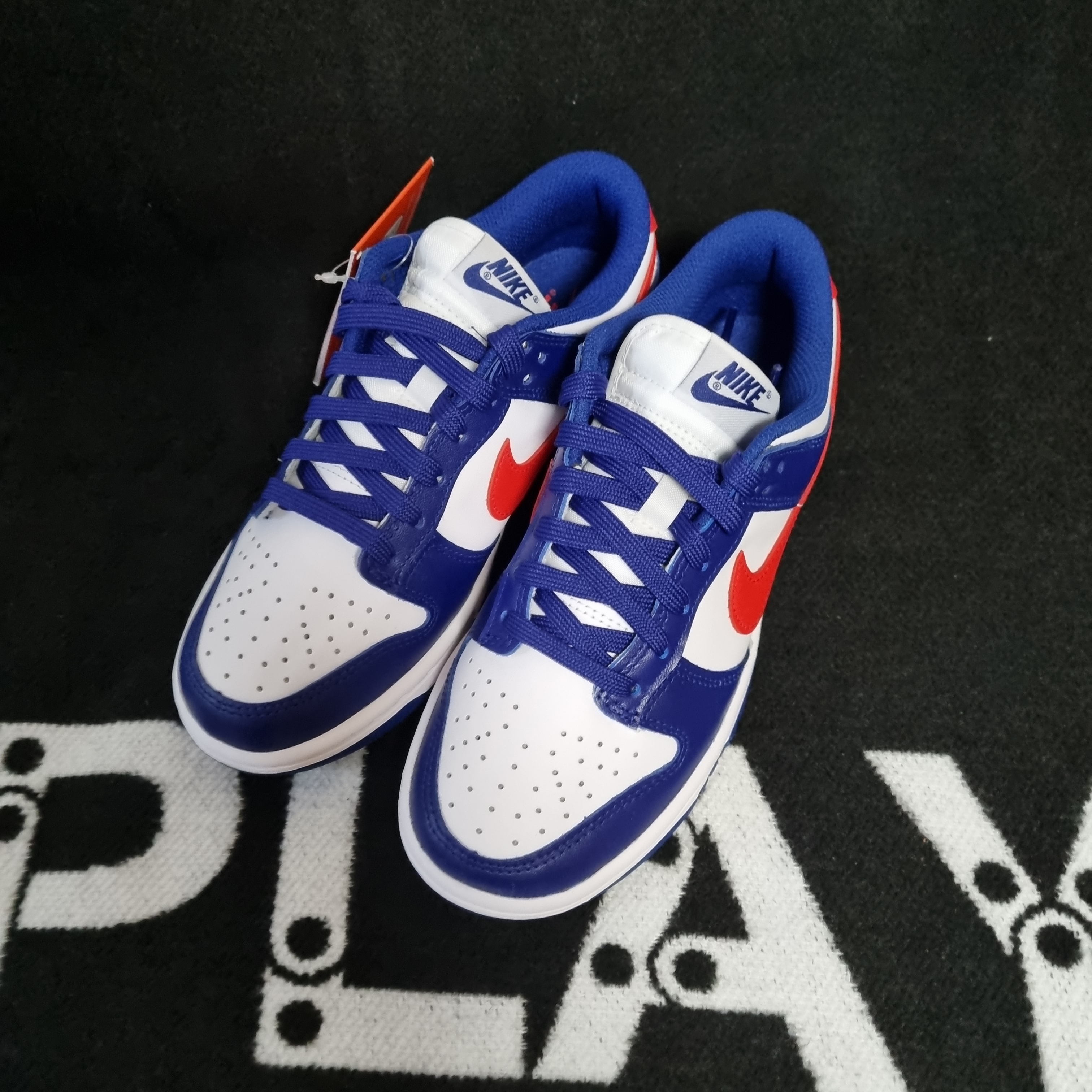 (GS) Nike Dunk Low Bright Crimson Game Royal 착용 스타일 - 1