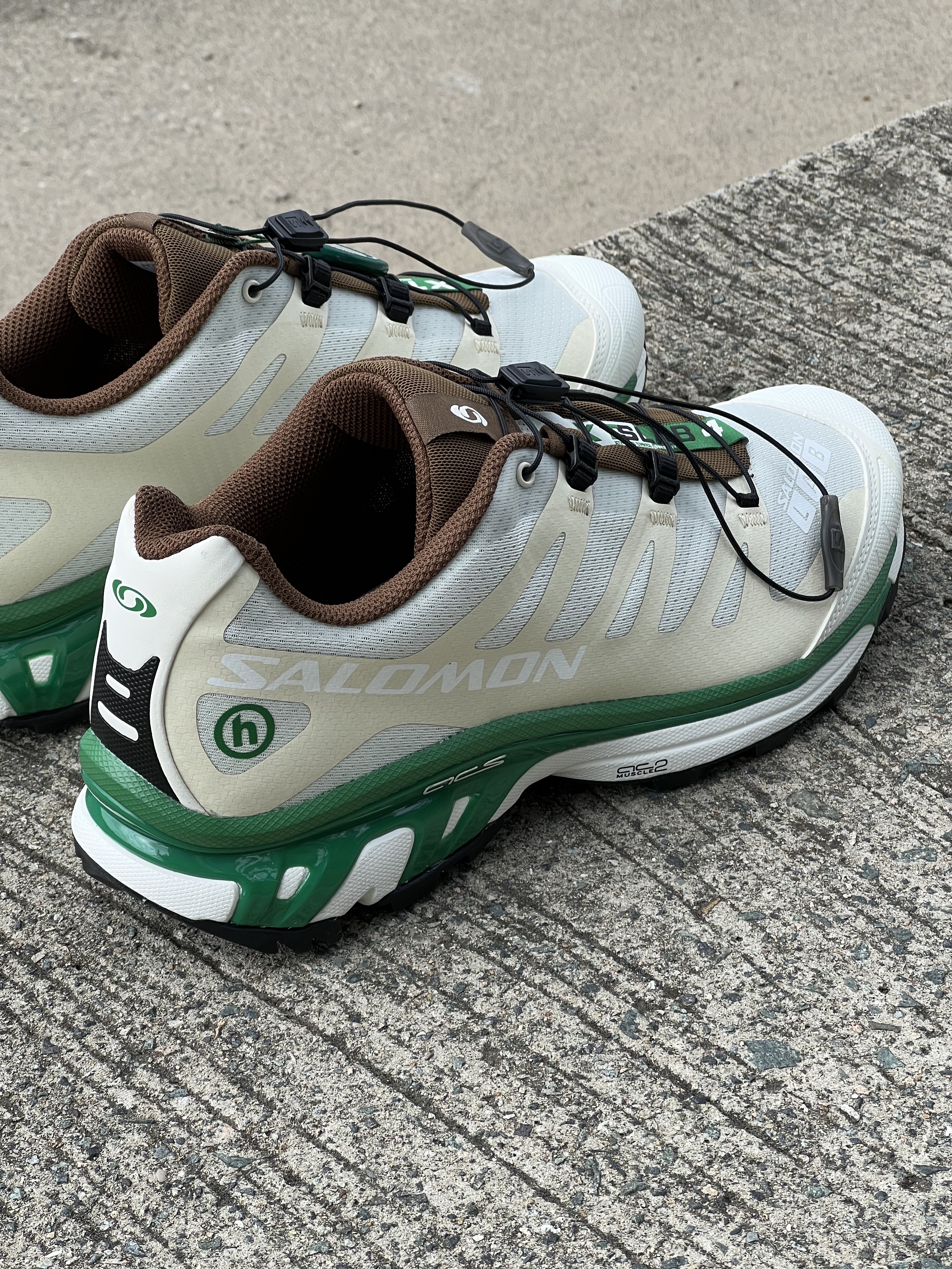 Salomon x Hidden NY XT-4 Vanilla Ice 착용 스타일 - 3