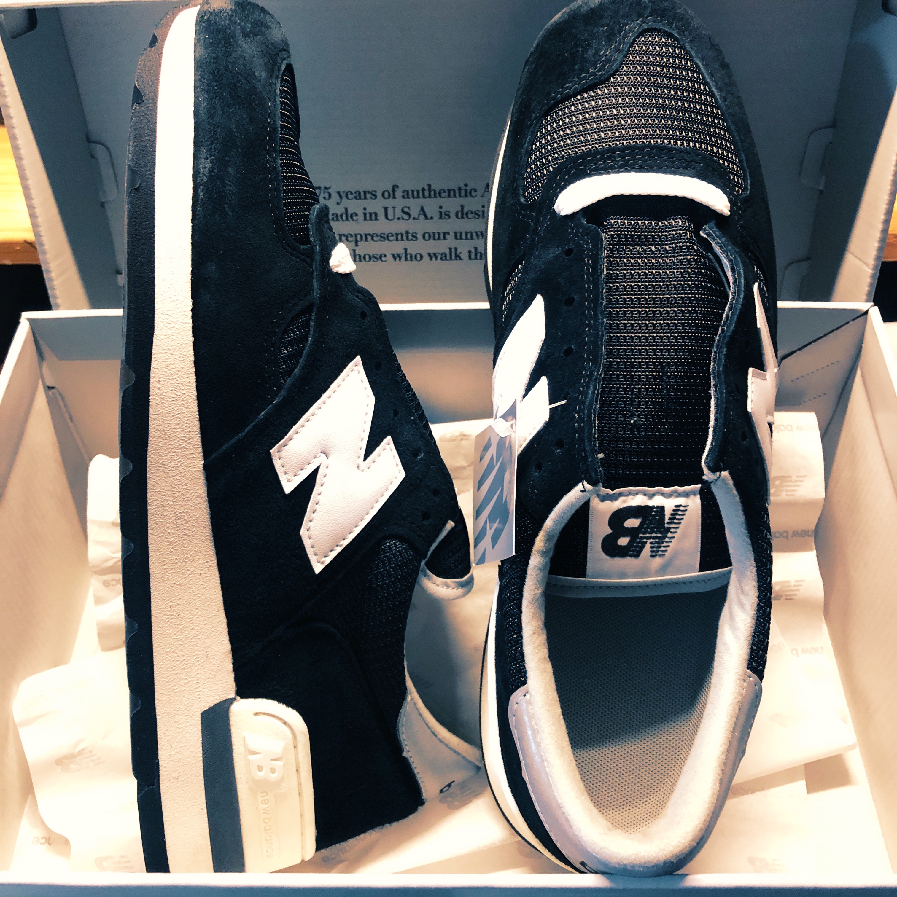 New Balance 990v1 Made in USA Black 착용 스타일